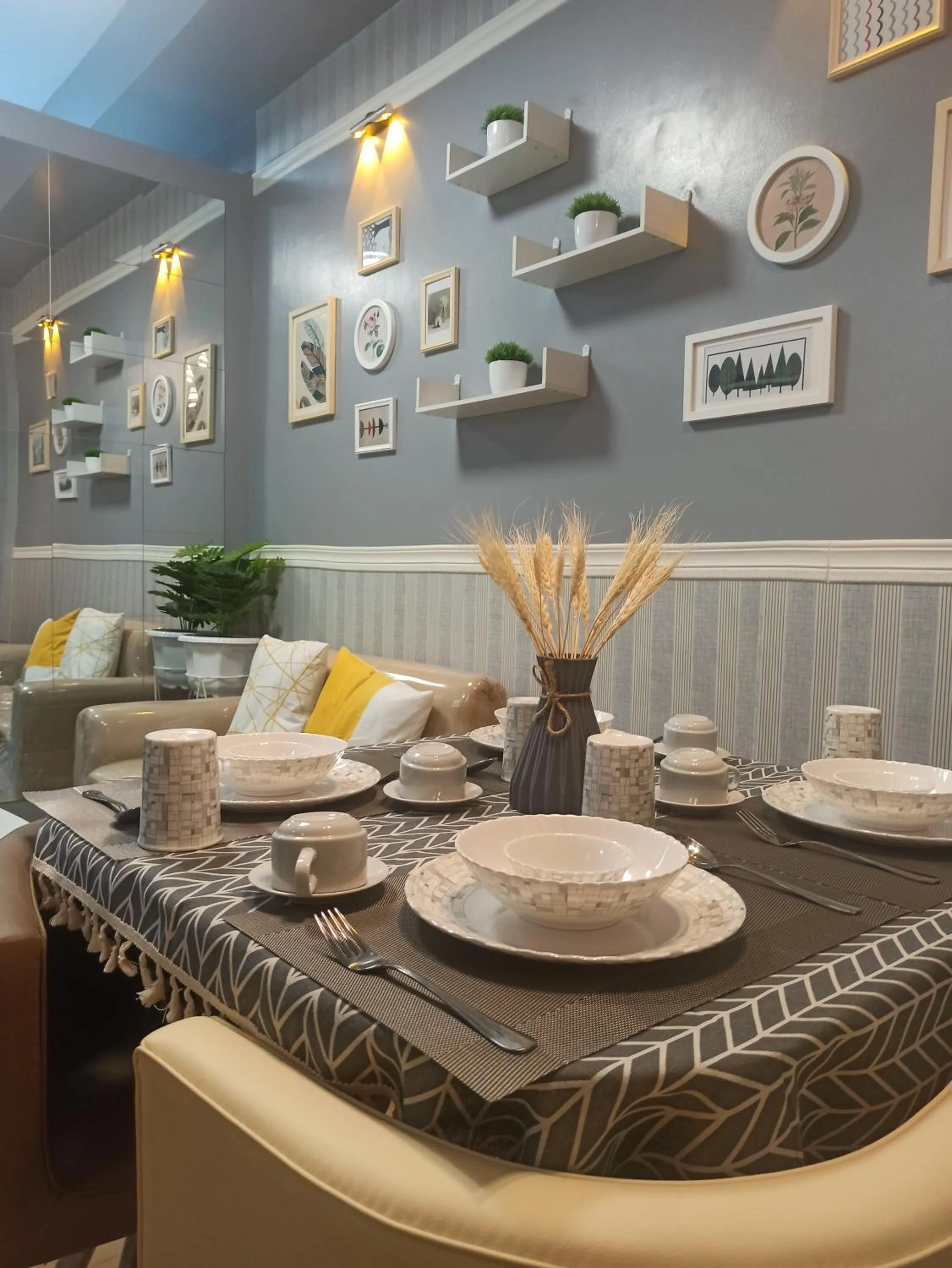 Dining area in 2-Bedroom CK's Corner Staycation Trees Residences