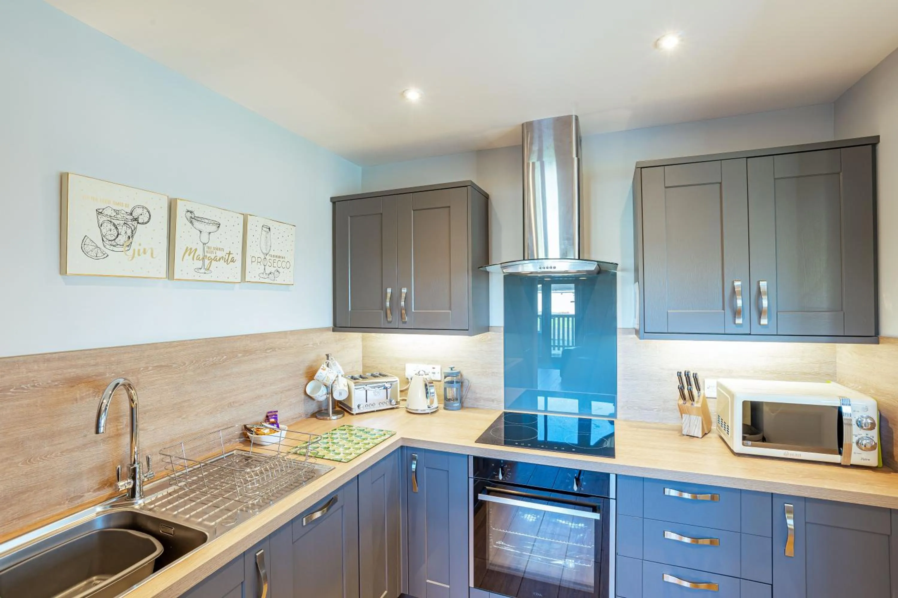 Kitchen or kitchenette in Kestrel Lodge 7 with Hot Tub
