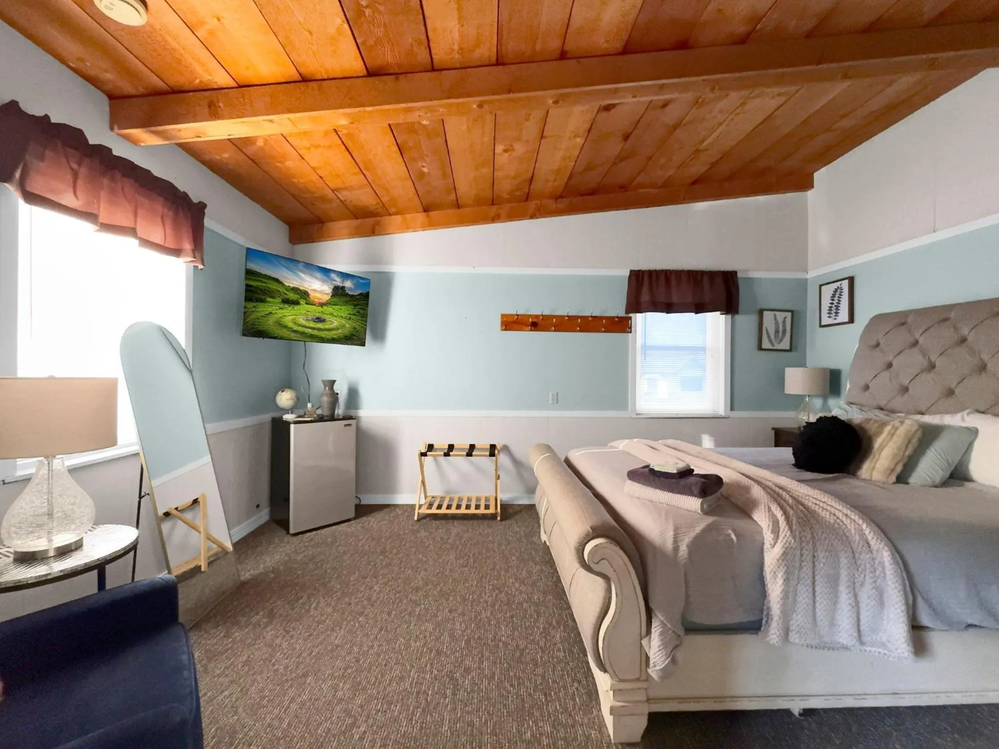 TV and multimedia, Bed in Timberline Lodge