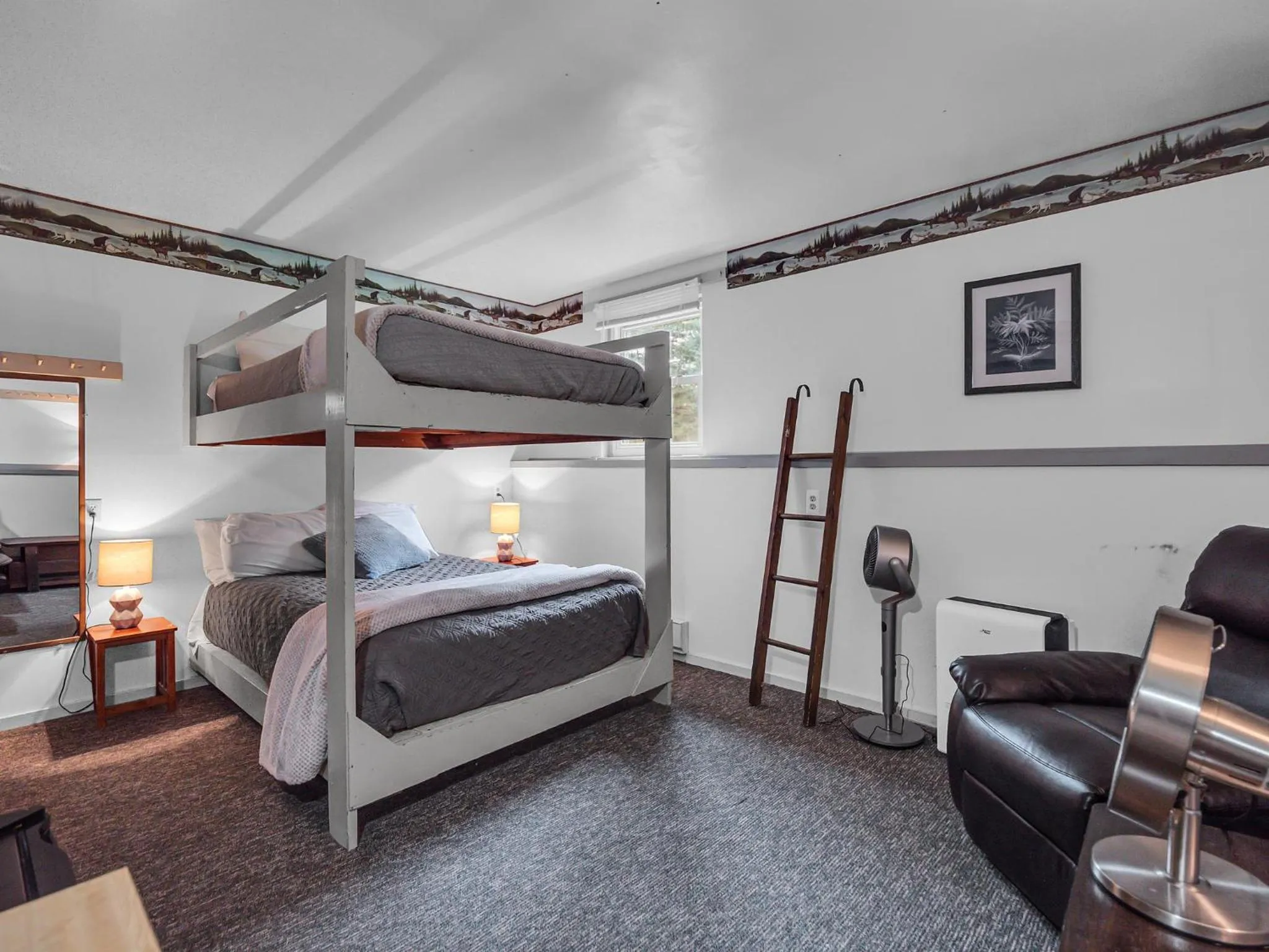 Photo of the whole room, Bed in Timberline Lodge