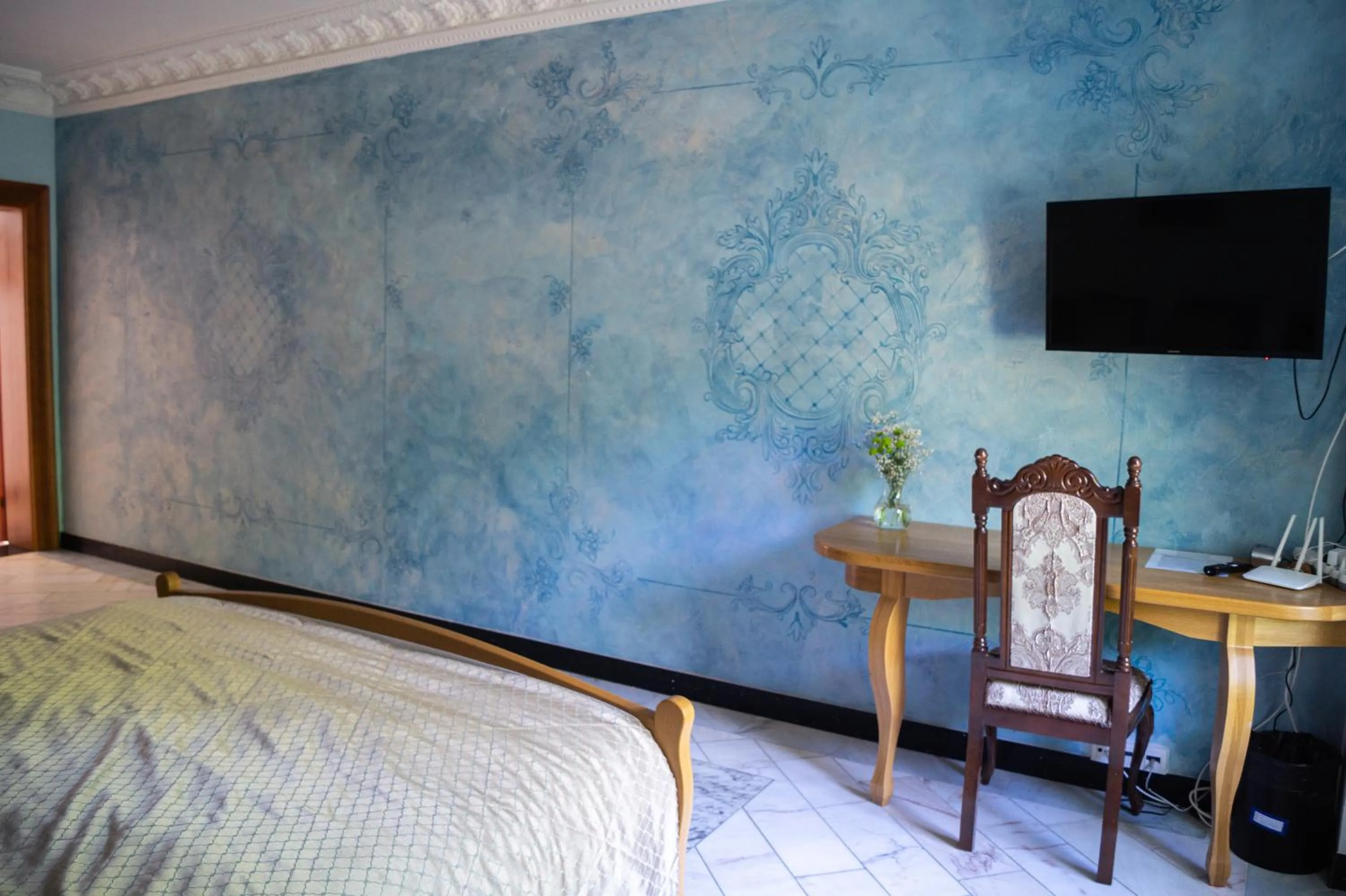 Bed in Pałac Bogaczów - noclegi - restauracja - przyjęcia