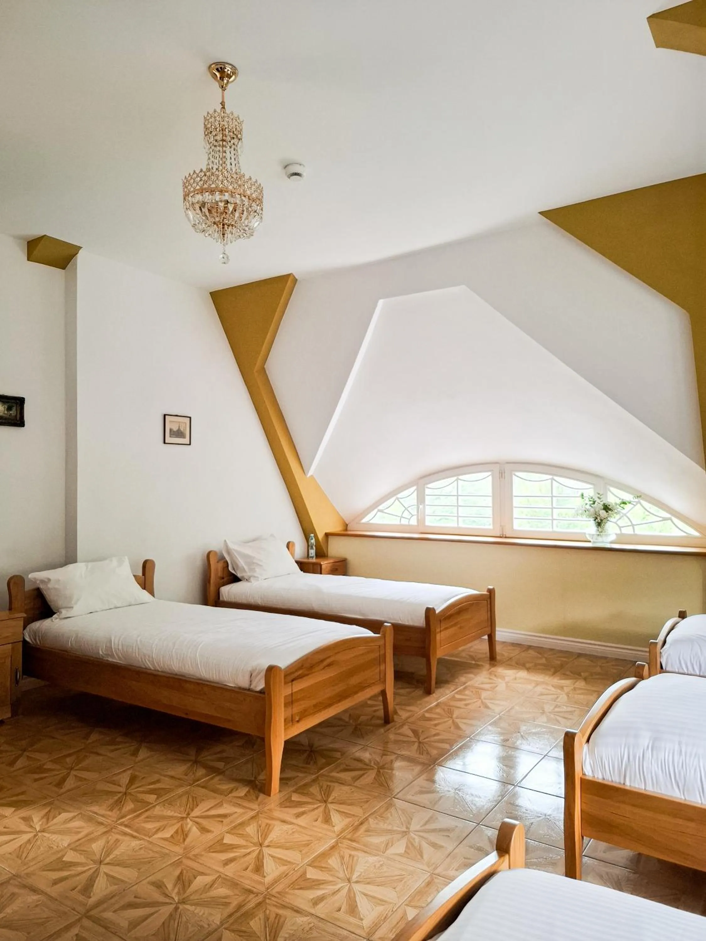 Bed in Pałac Bogaczów - noclegi - restauracja - przyjęcia