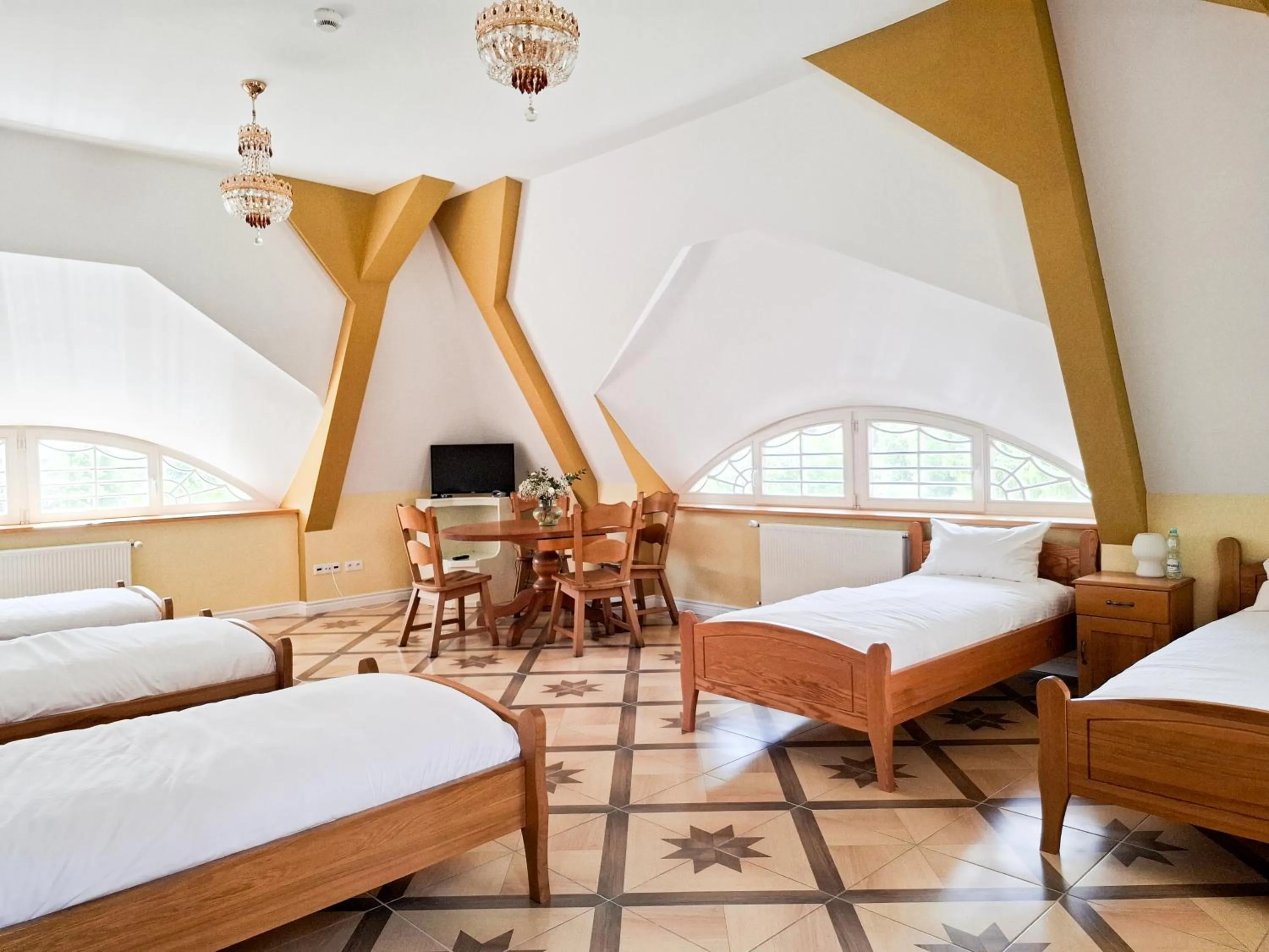 Bed in Pałac Bogaczów - noclegi - restauracja - przyjęcia