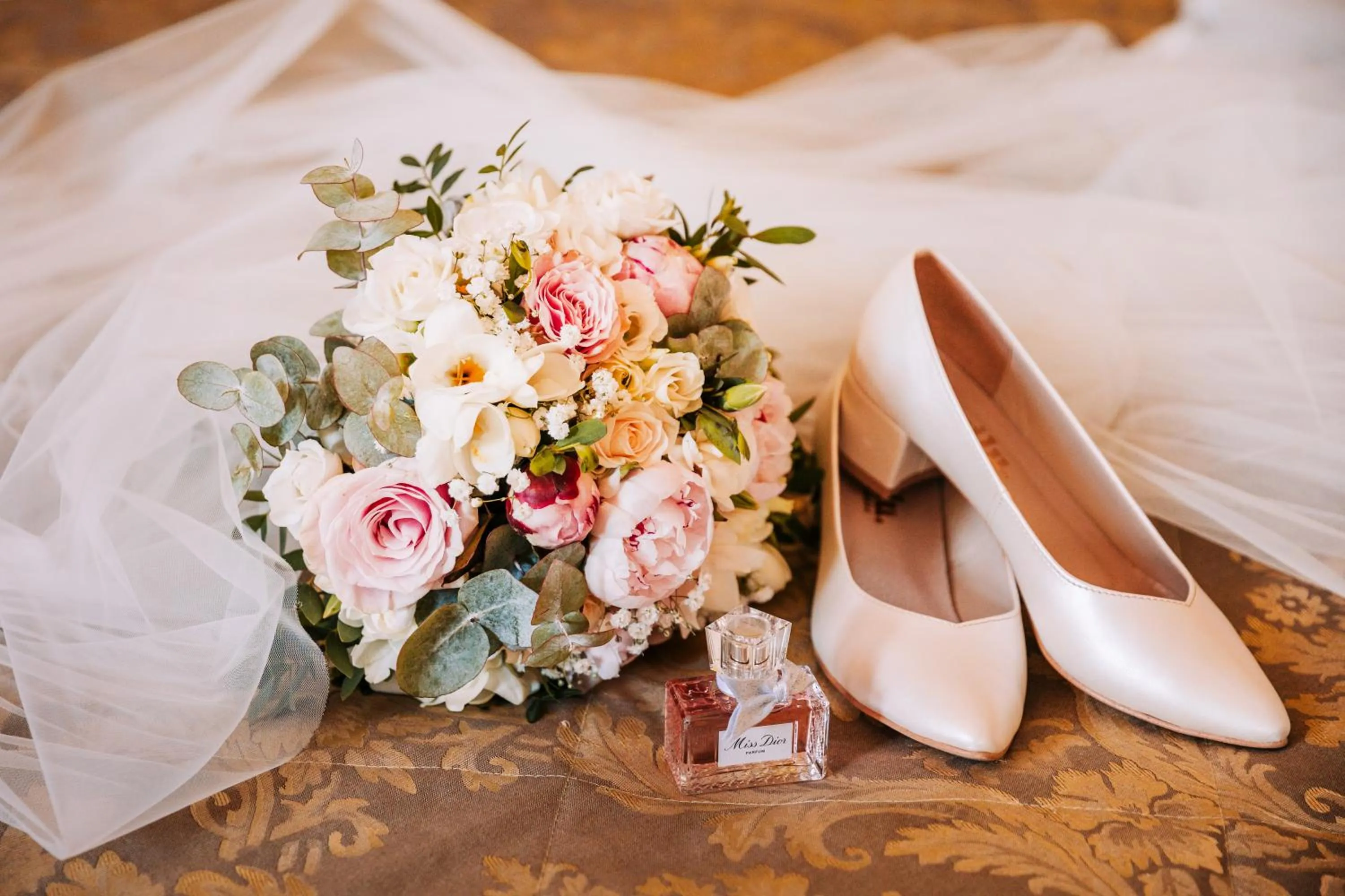 Pałac Bogaczów - noclegi - restauracja - przyjęcia