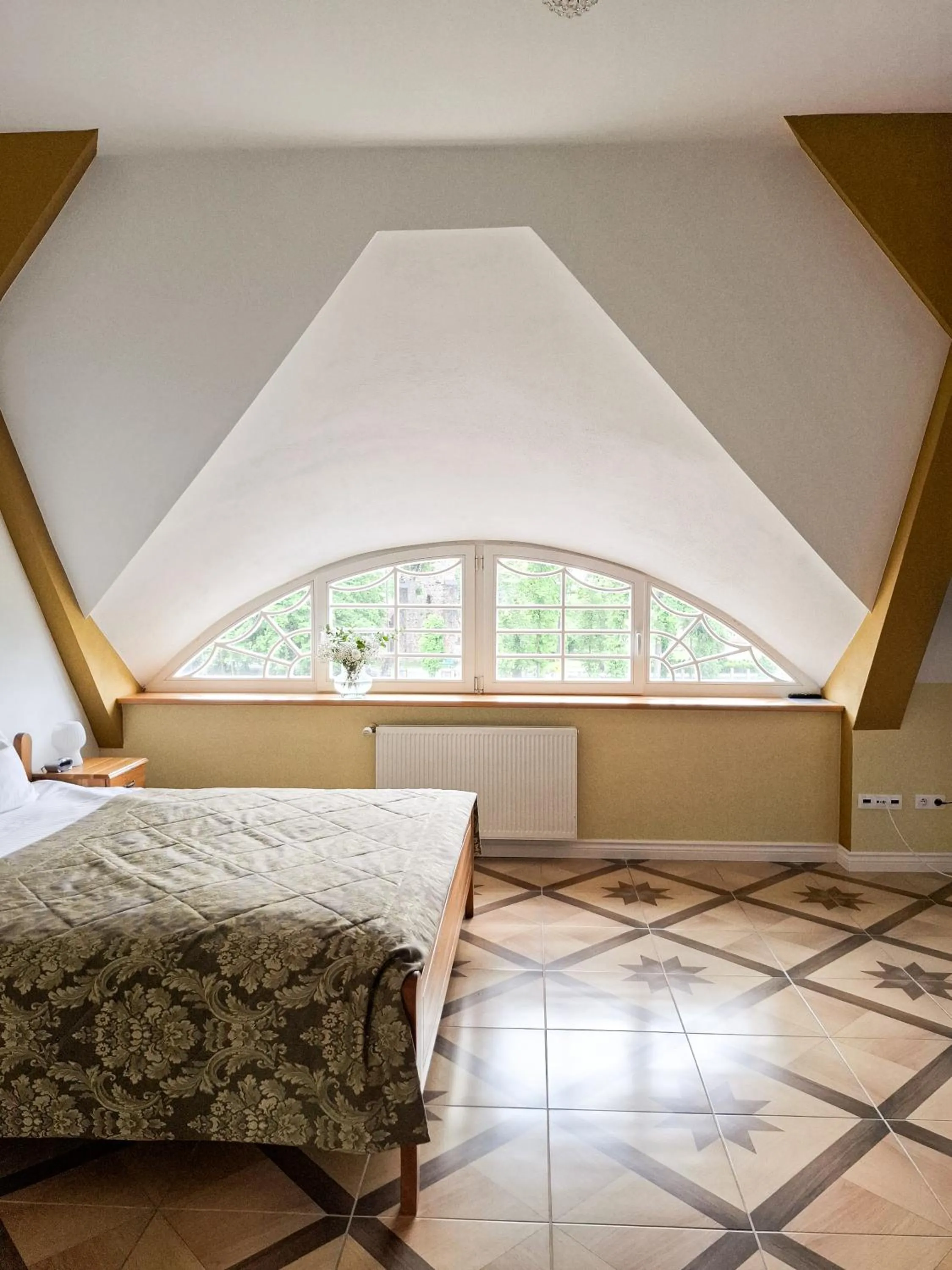 Bed in Pałac Bogaczów - noclegi - restauracja - przyjęcia