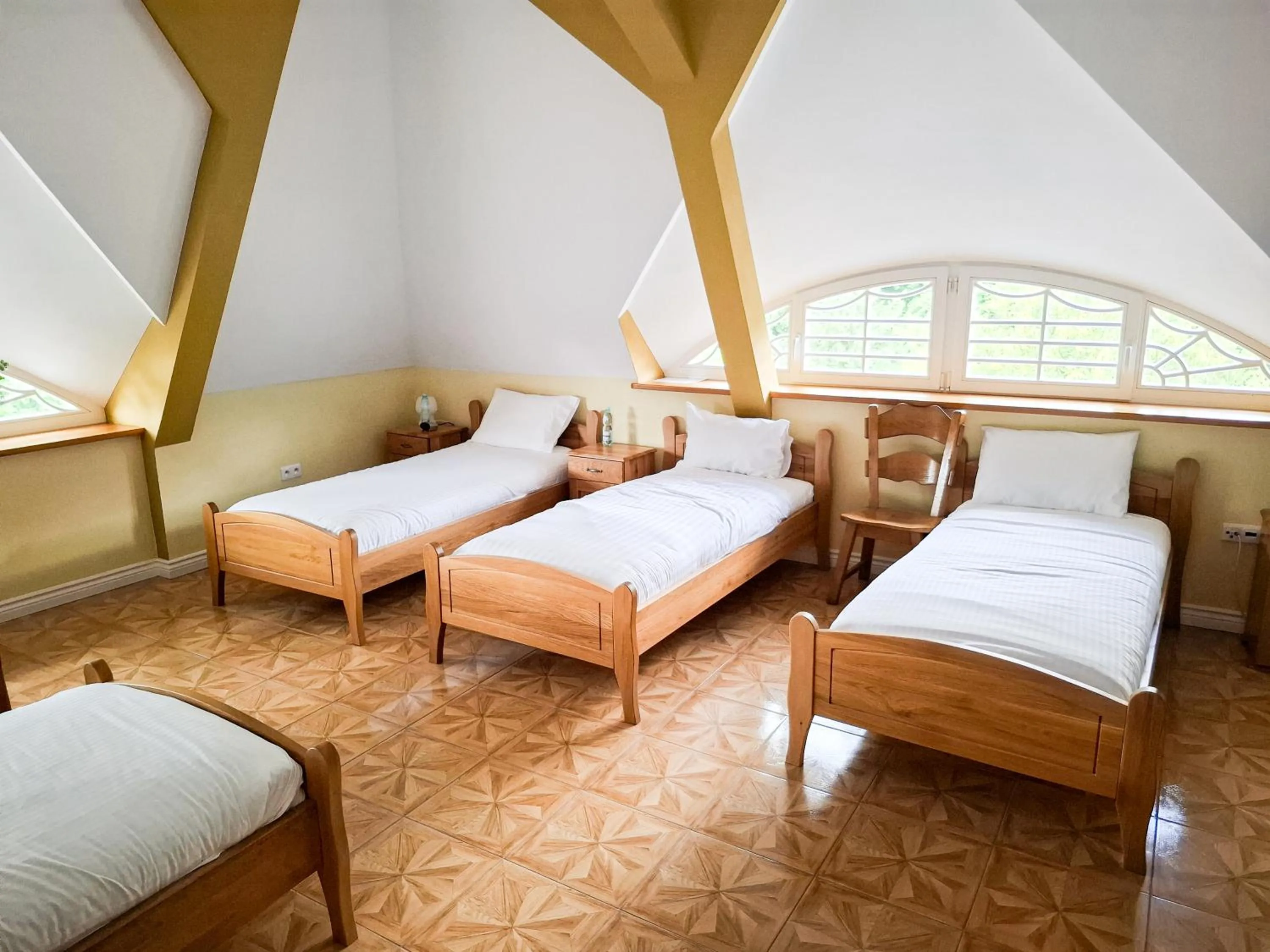 Bed in Pałac Bogaczów - noclegi - restauracja - przyjęcia
