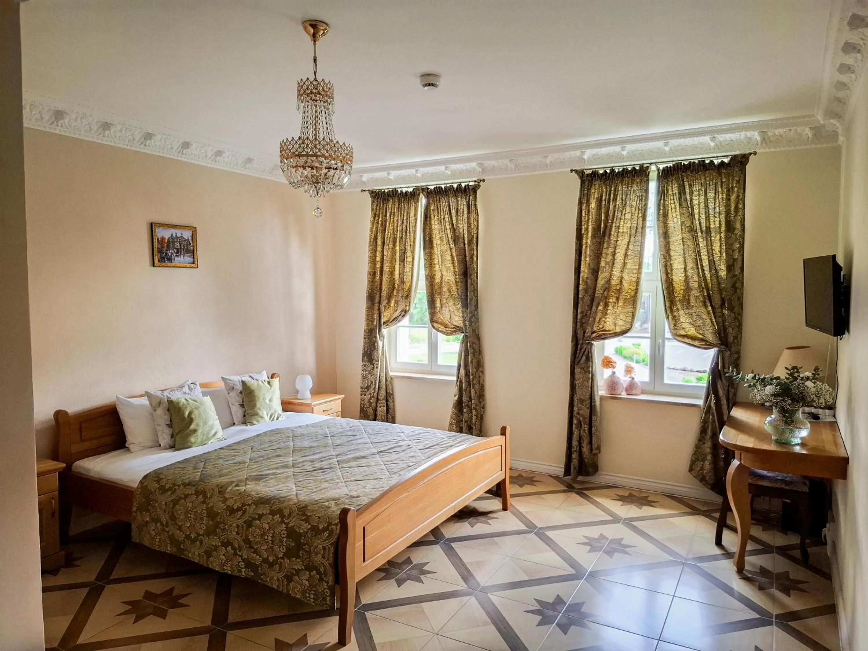 Bed in Pałac Bogaczów - noclegi - restauracja - przyjęcia