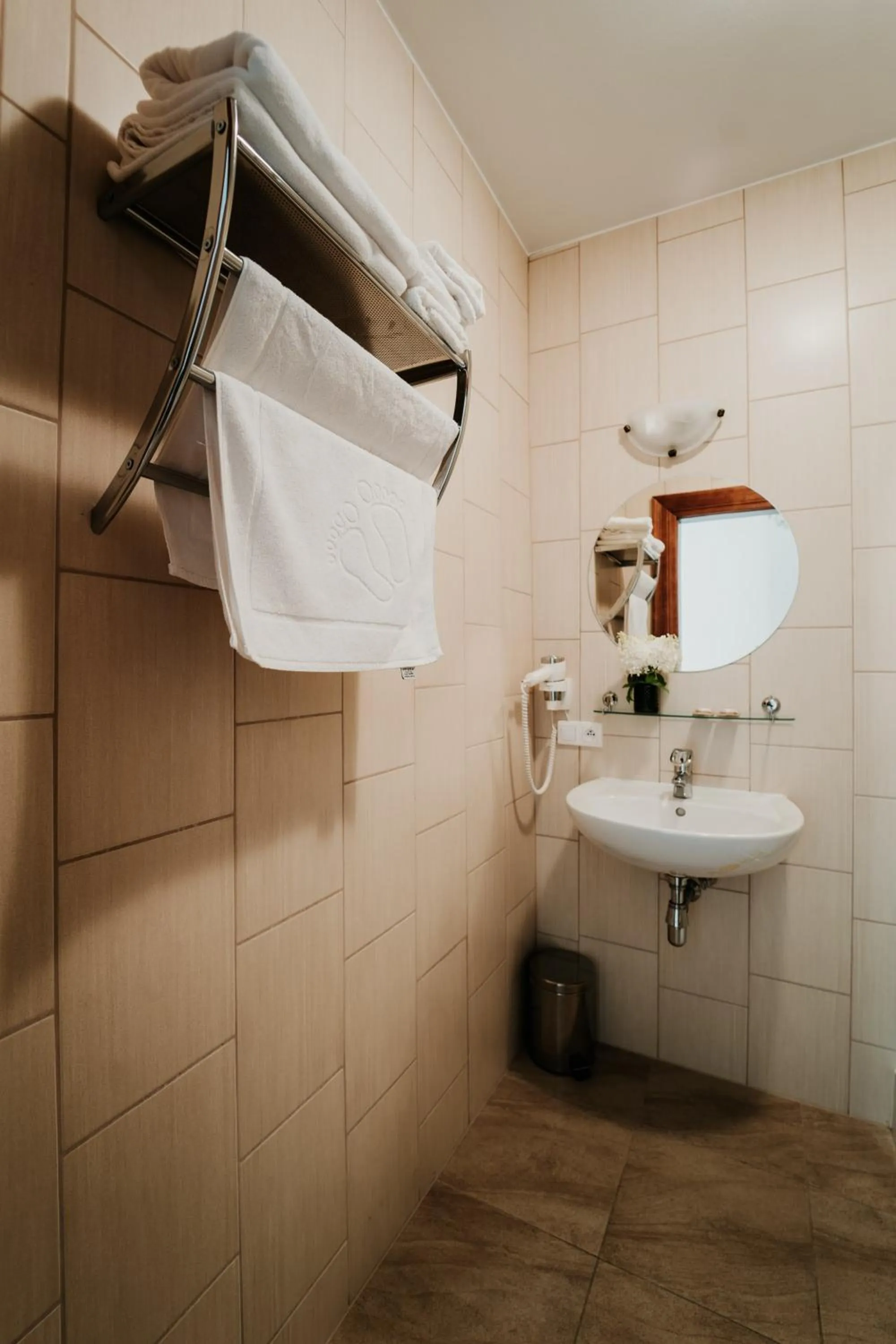 Shower in Pałac Bogaczów - noclegi - restauracja - przyjęcia
