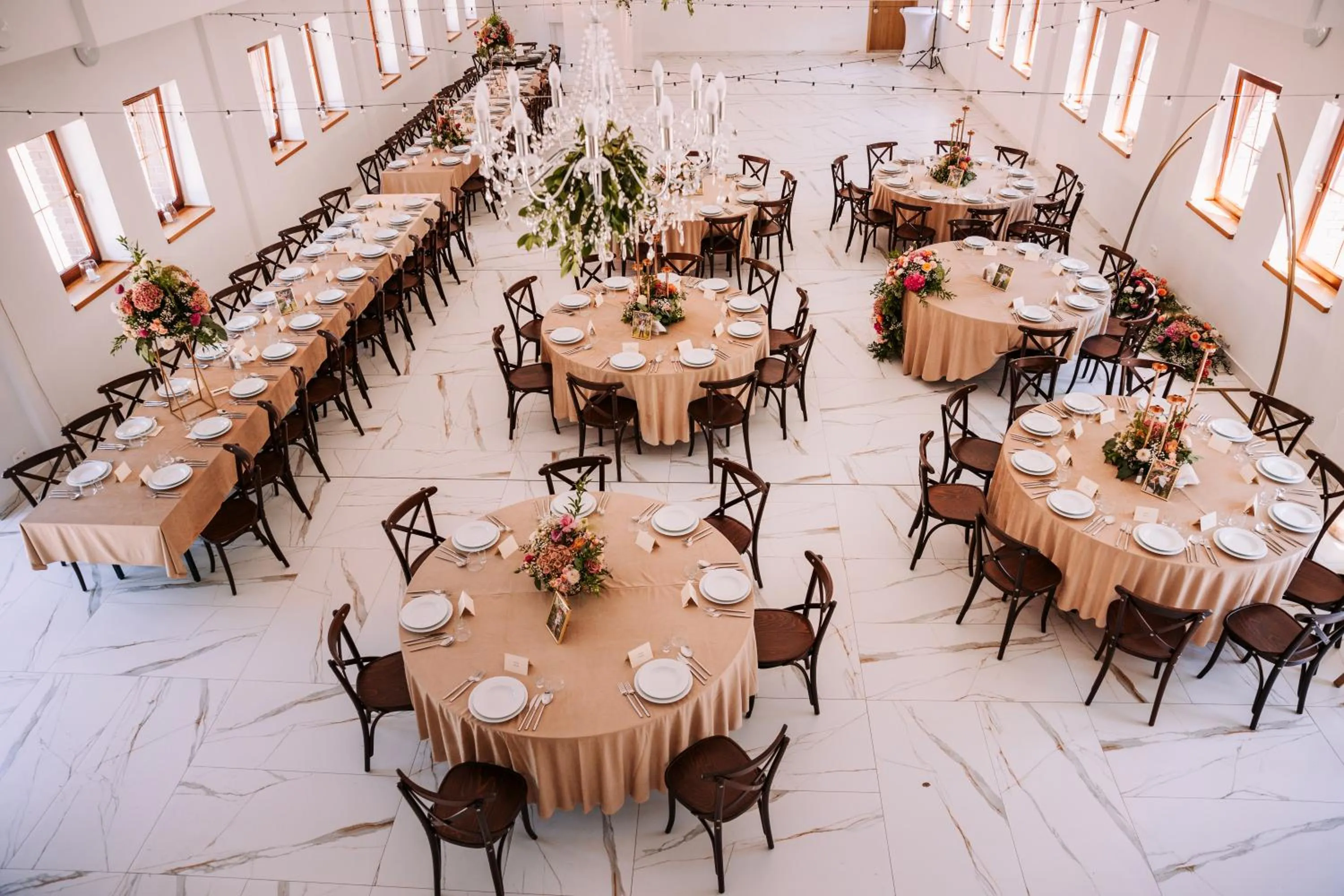 Pałac Bogaczów - noclegi - restauracja - przyjęcia