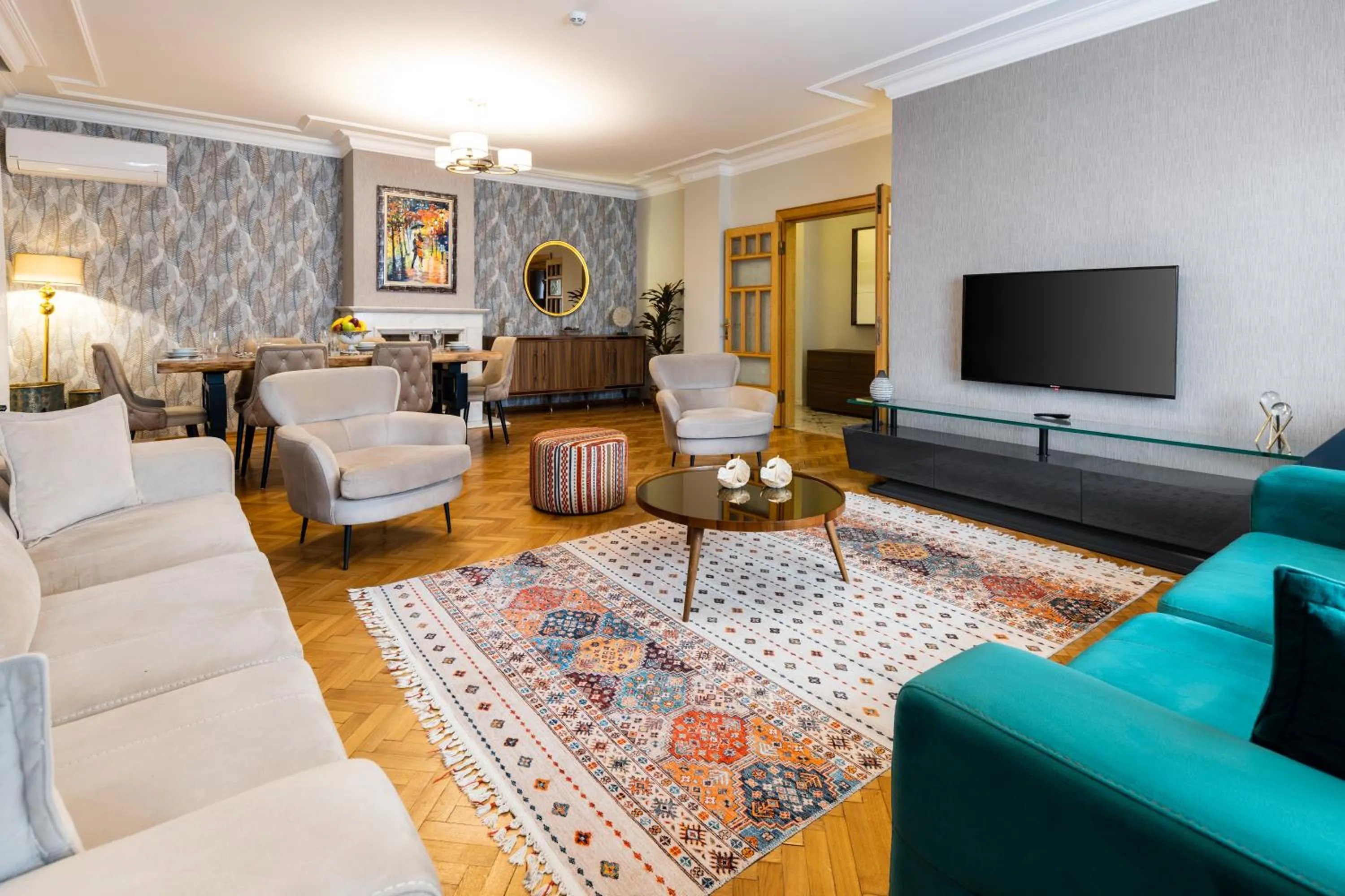 TV and multimedia in BayMari Suites Plus Florya