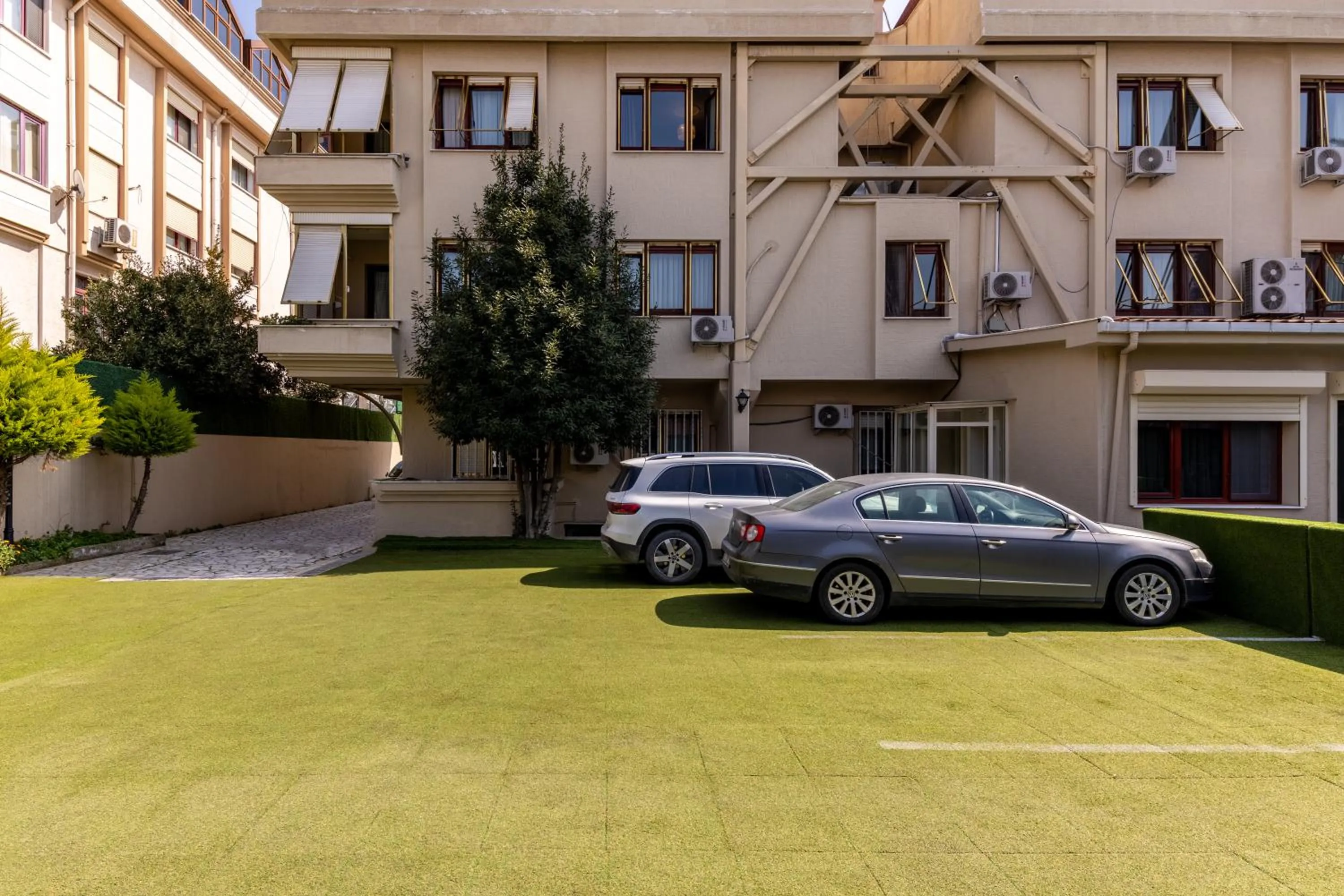 Parking in BayMari Suites Plus Florya