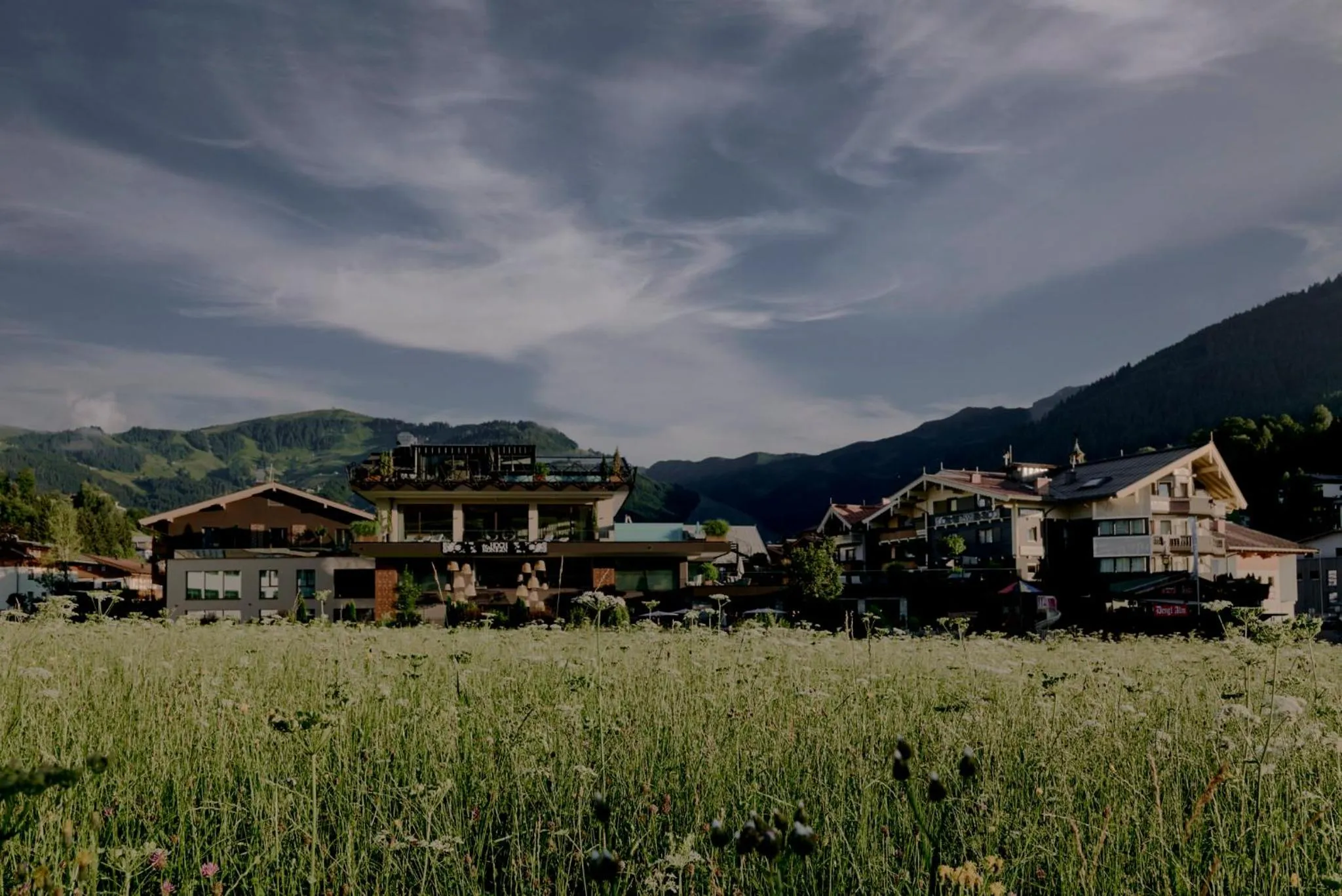 Property building in die HOCHKÖNIGIN - Mountain Resort