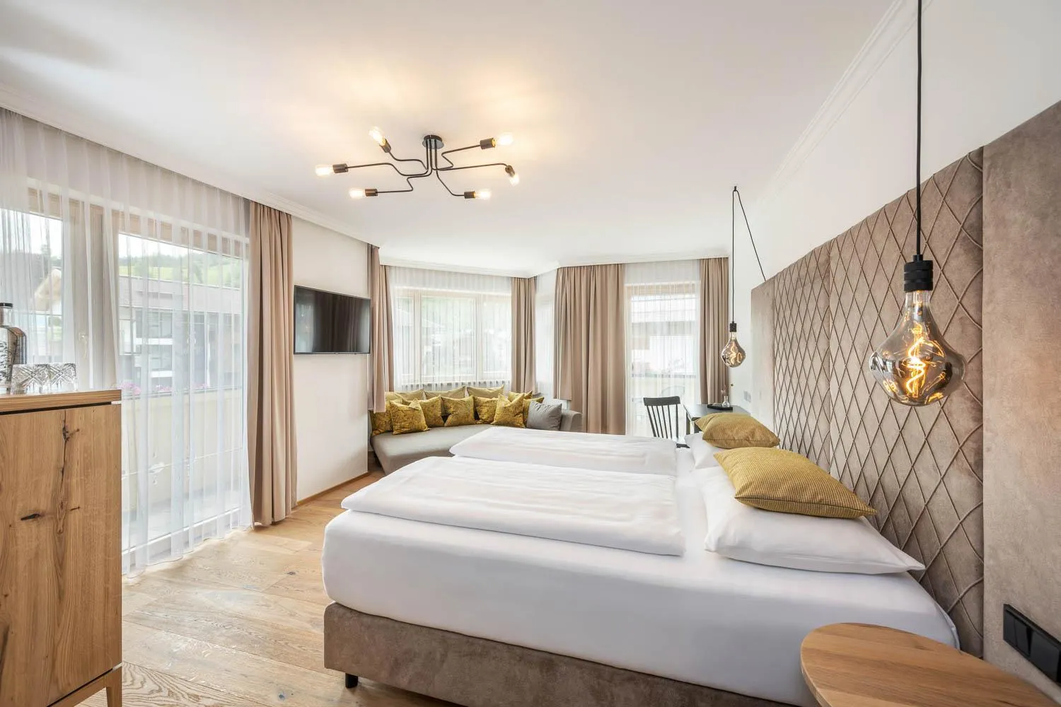 Photo of the whole room, Bed in die HOCHKÖNIGIN - Mountain Resort