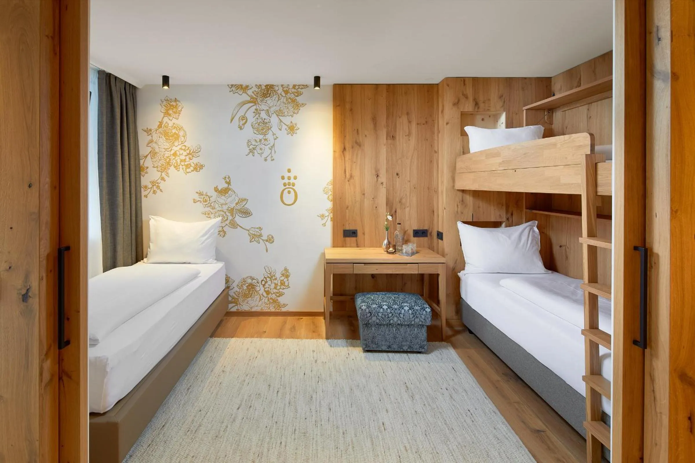 Photo of the whole room, Bed in die HOCHKÖNIGIN - Mountain Resort