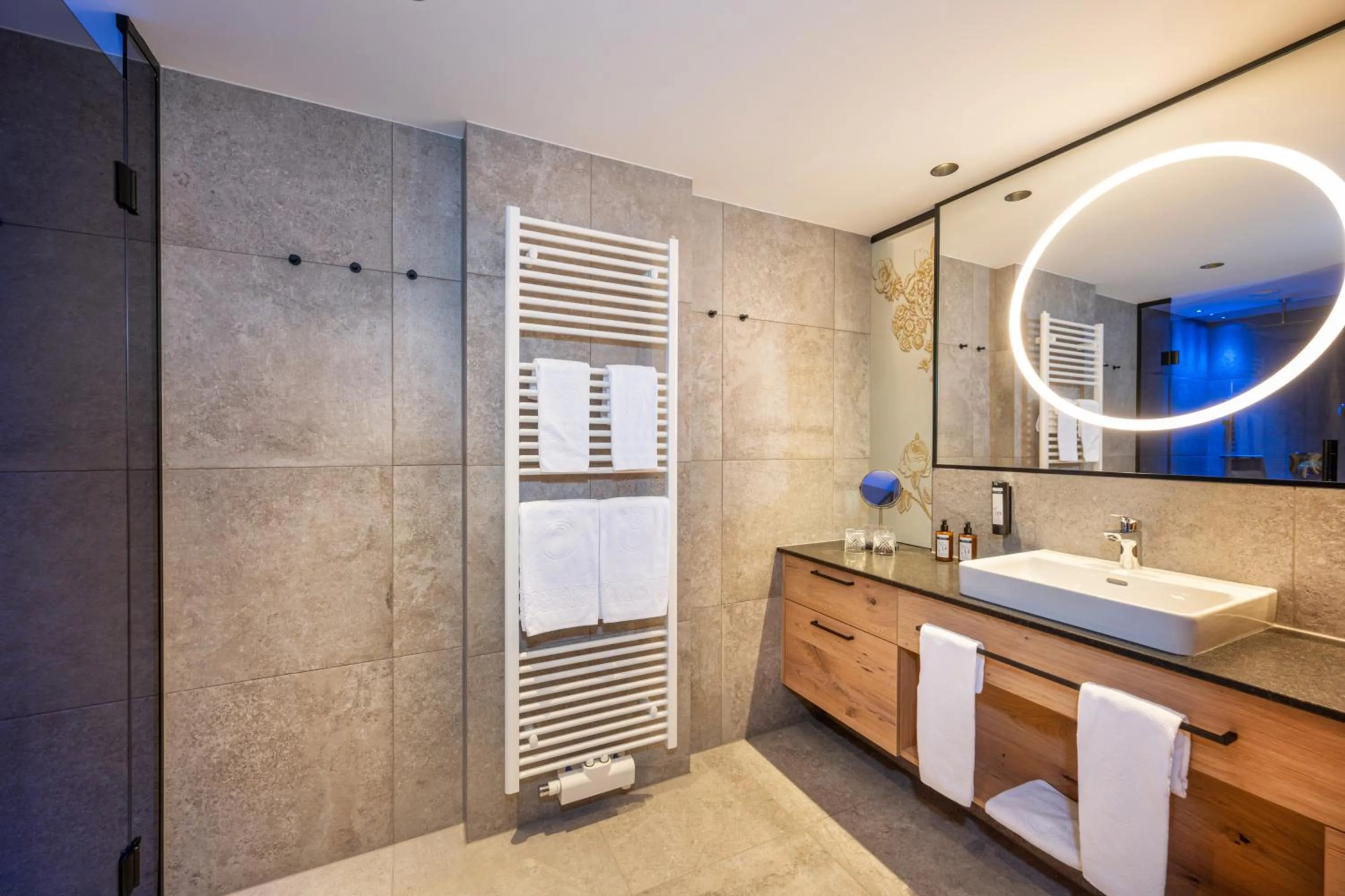 Bathroom in die HOCHKÖNIGIN - Mountain Resort