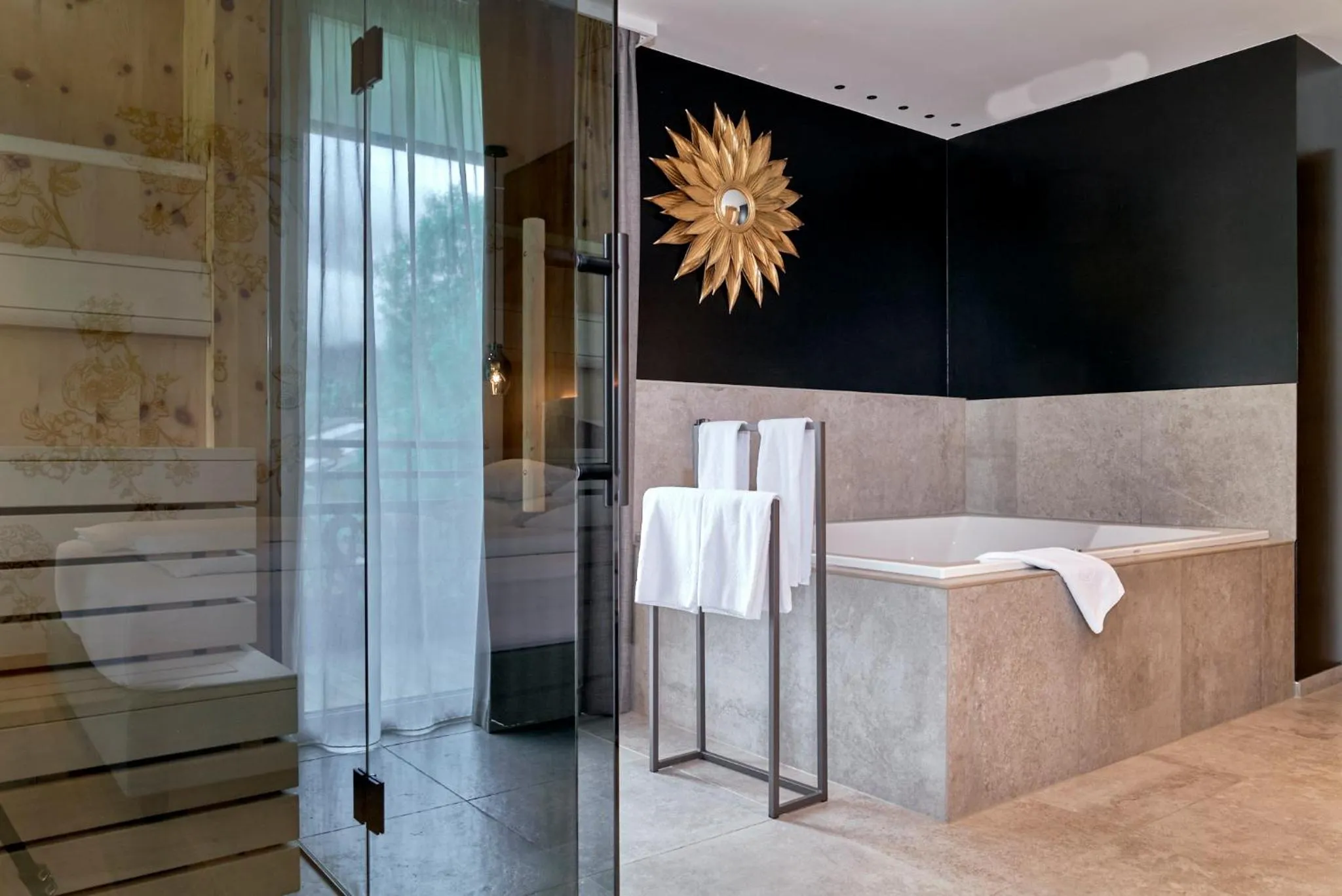 Bathroom, Bed in die HOCHKÖNIGIN - Mountain Resort