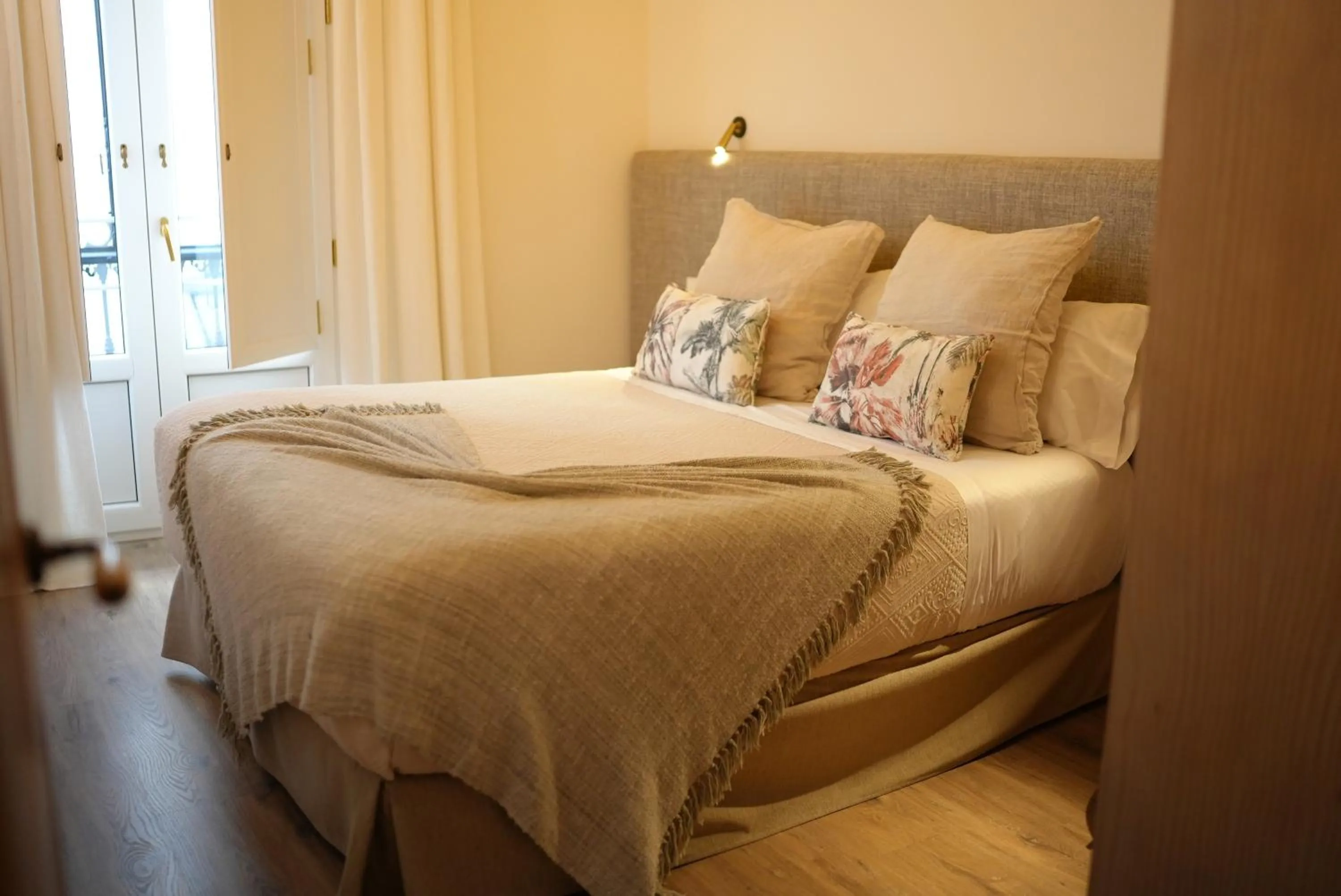 Bed in Casa Bailen Sevilla