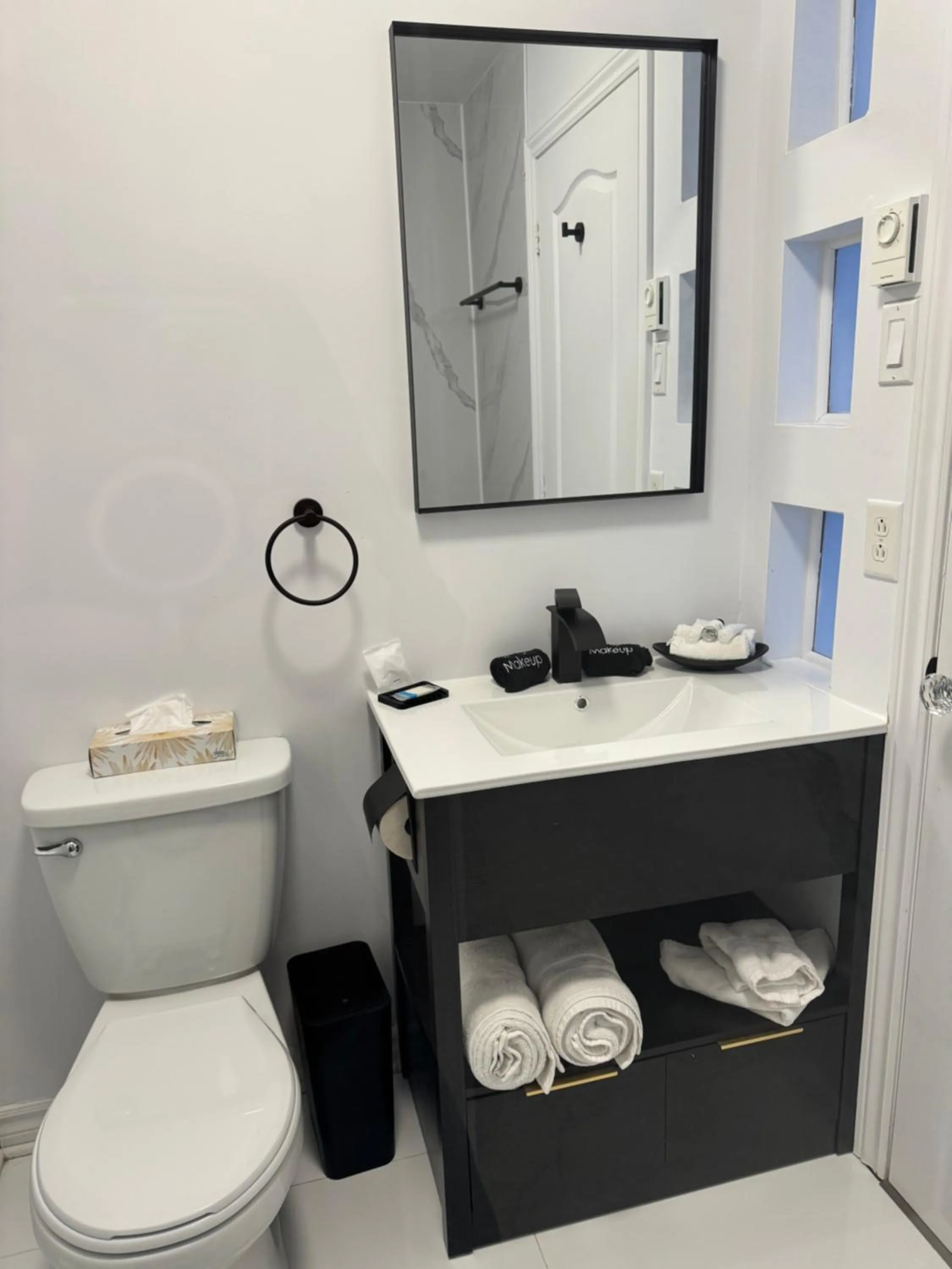 Le 900 Tremblant Inn Café and Bistro