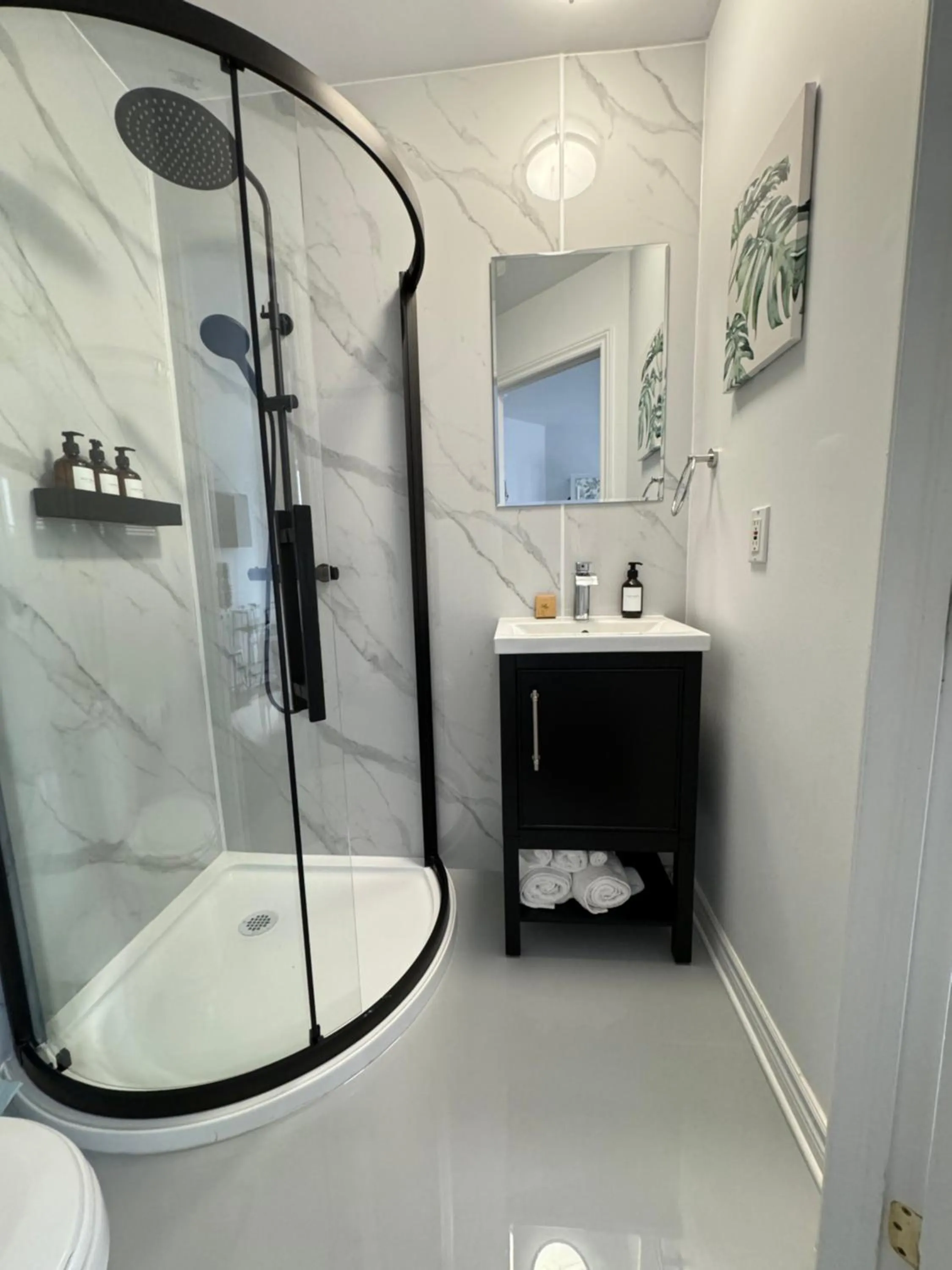 Bathroom in Le 900 Tremblant Inn Café and Bistro