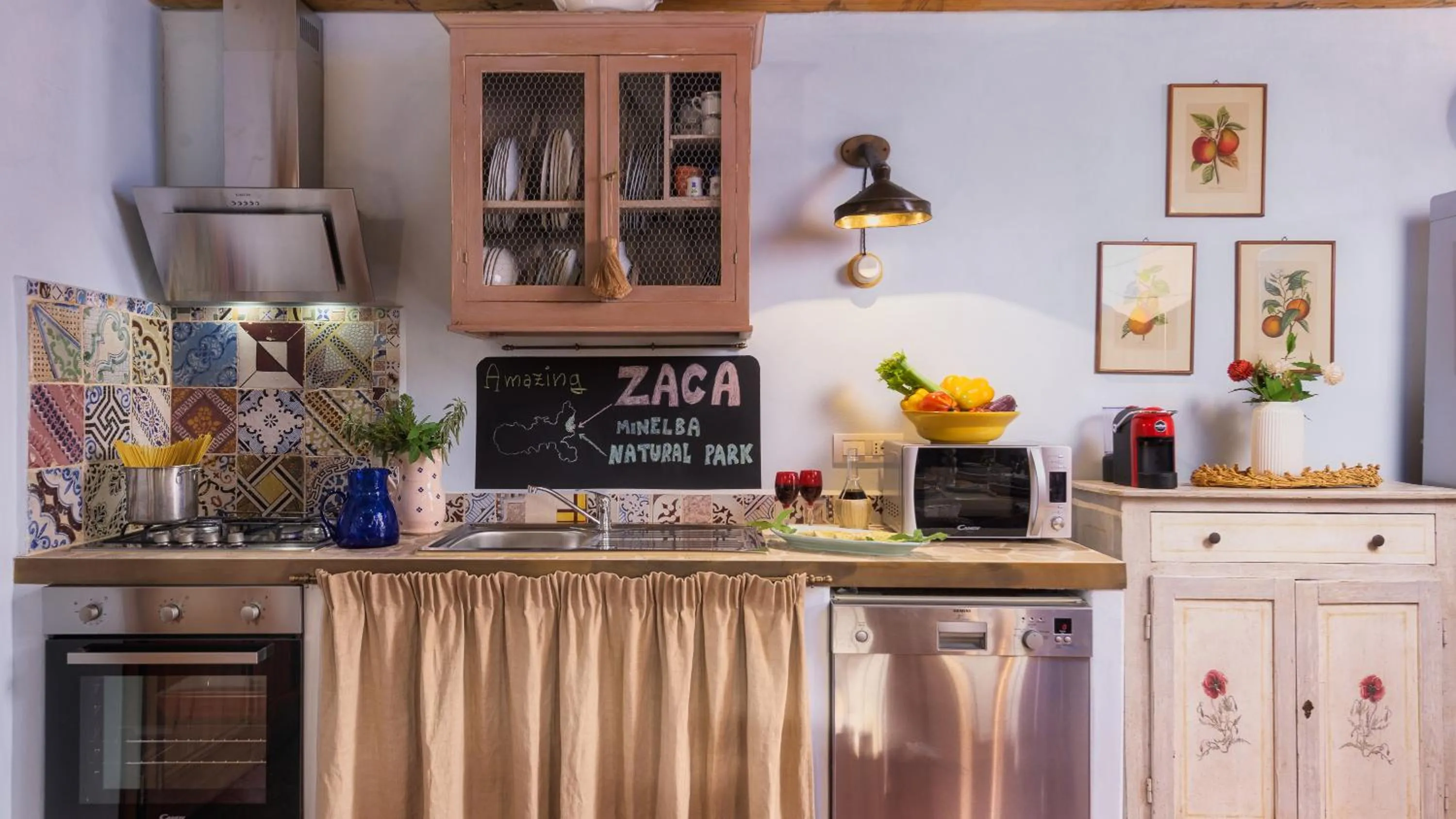 Kitchen or kitchenette in Villa Zaca 6, Emma Villas