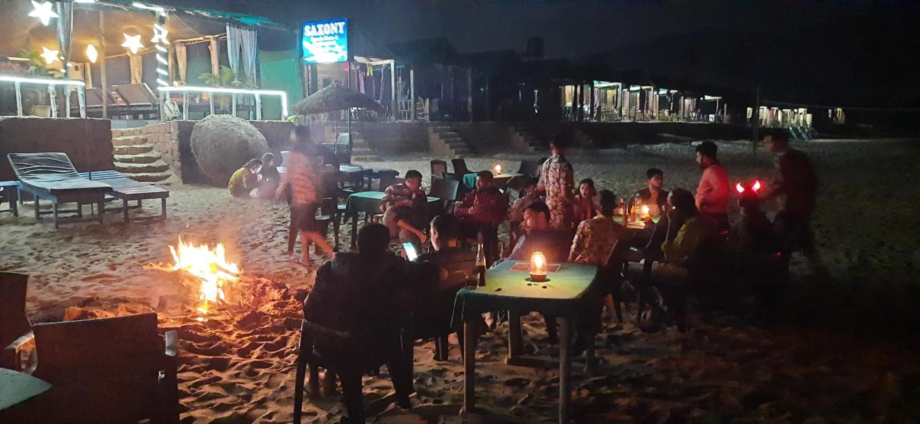 group of guests in Saxony Beach Huts