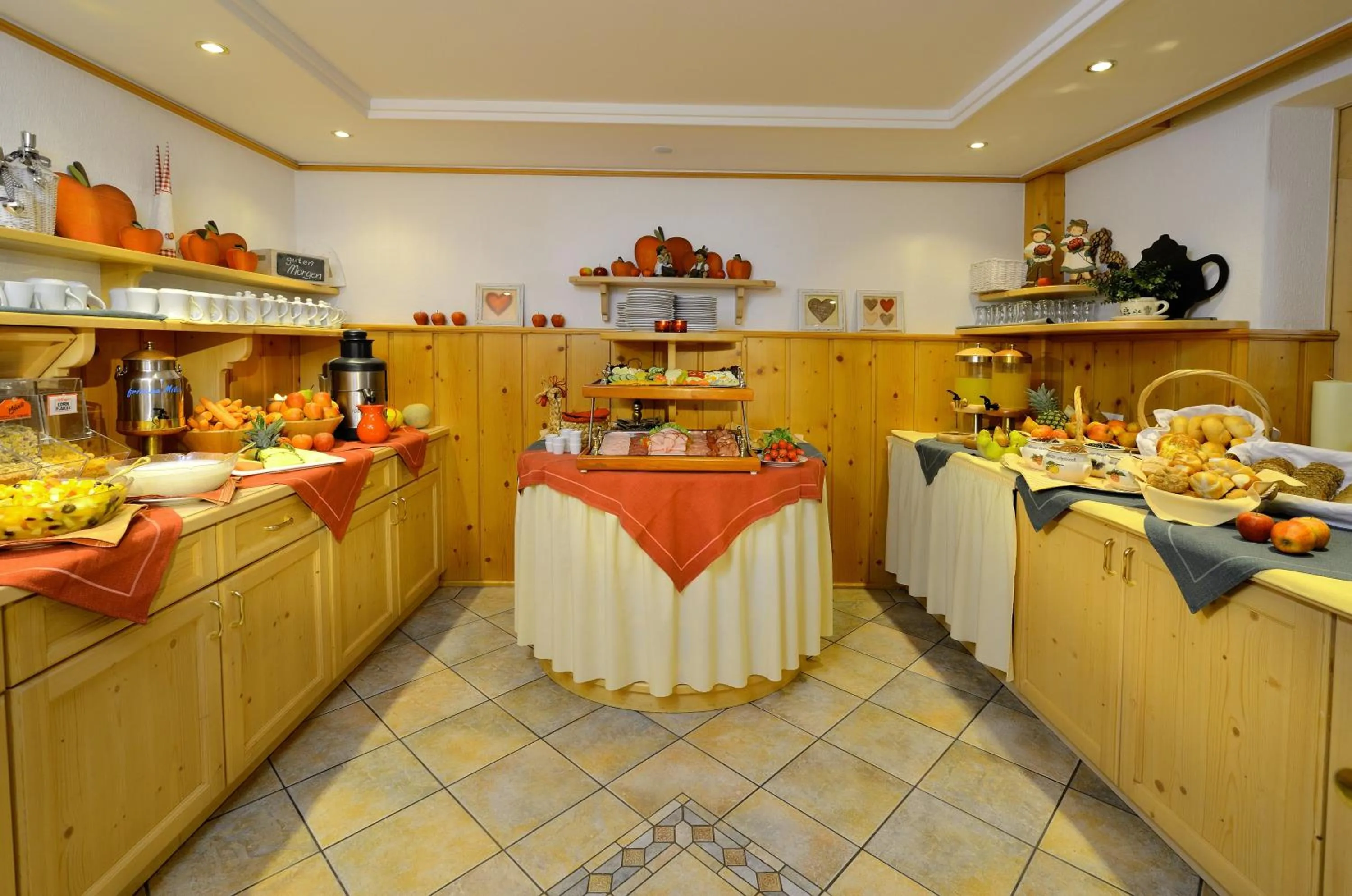 Restaurant/places to eat in Boutique Hotel Martha