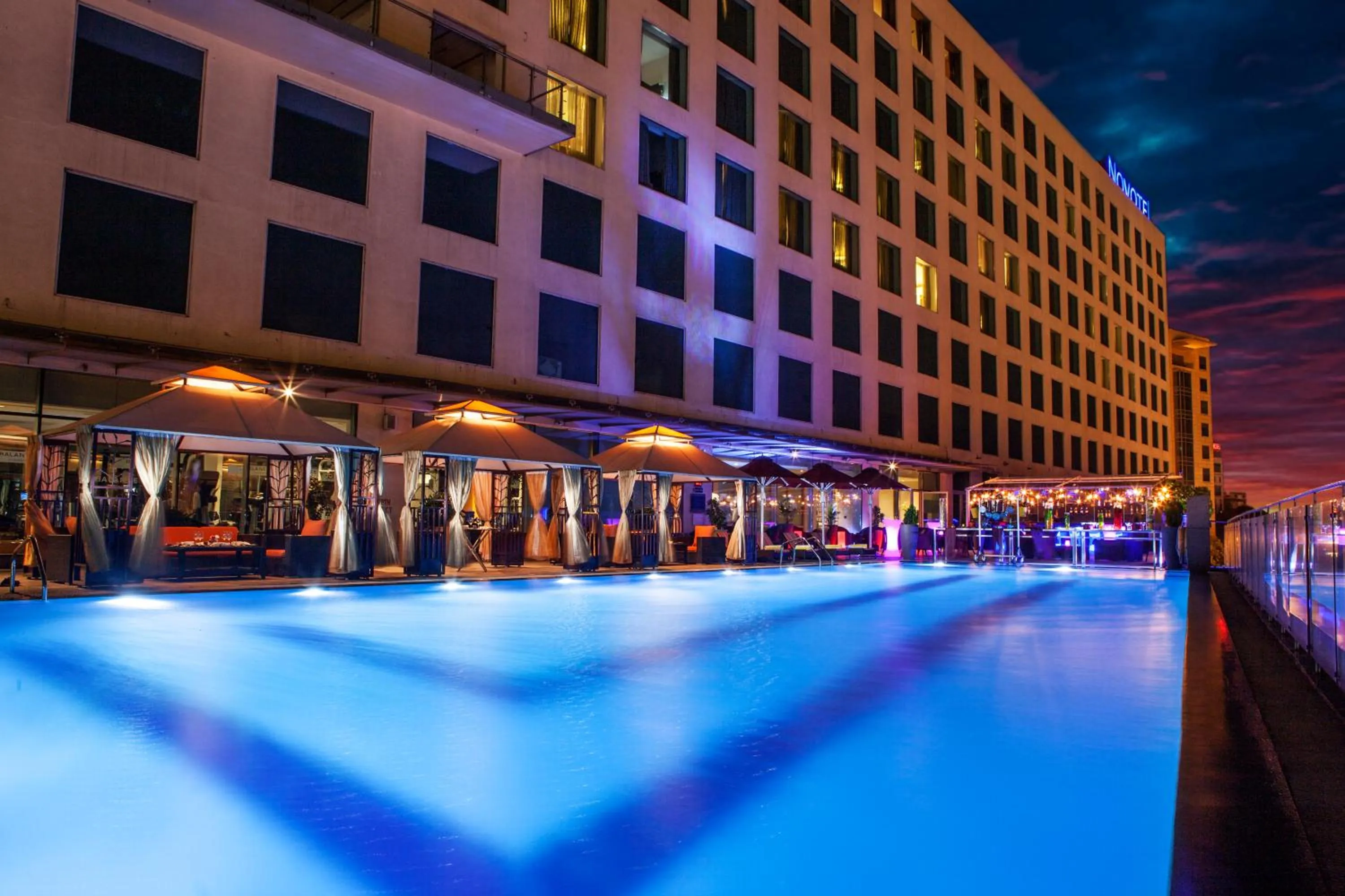 Restaurant/places to eat in Novotel Pune Viman Nagar Road