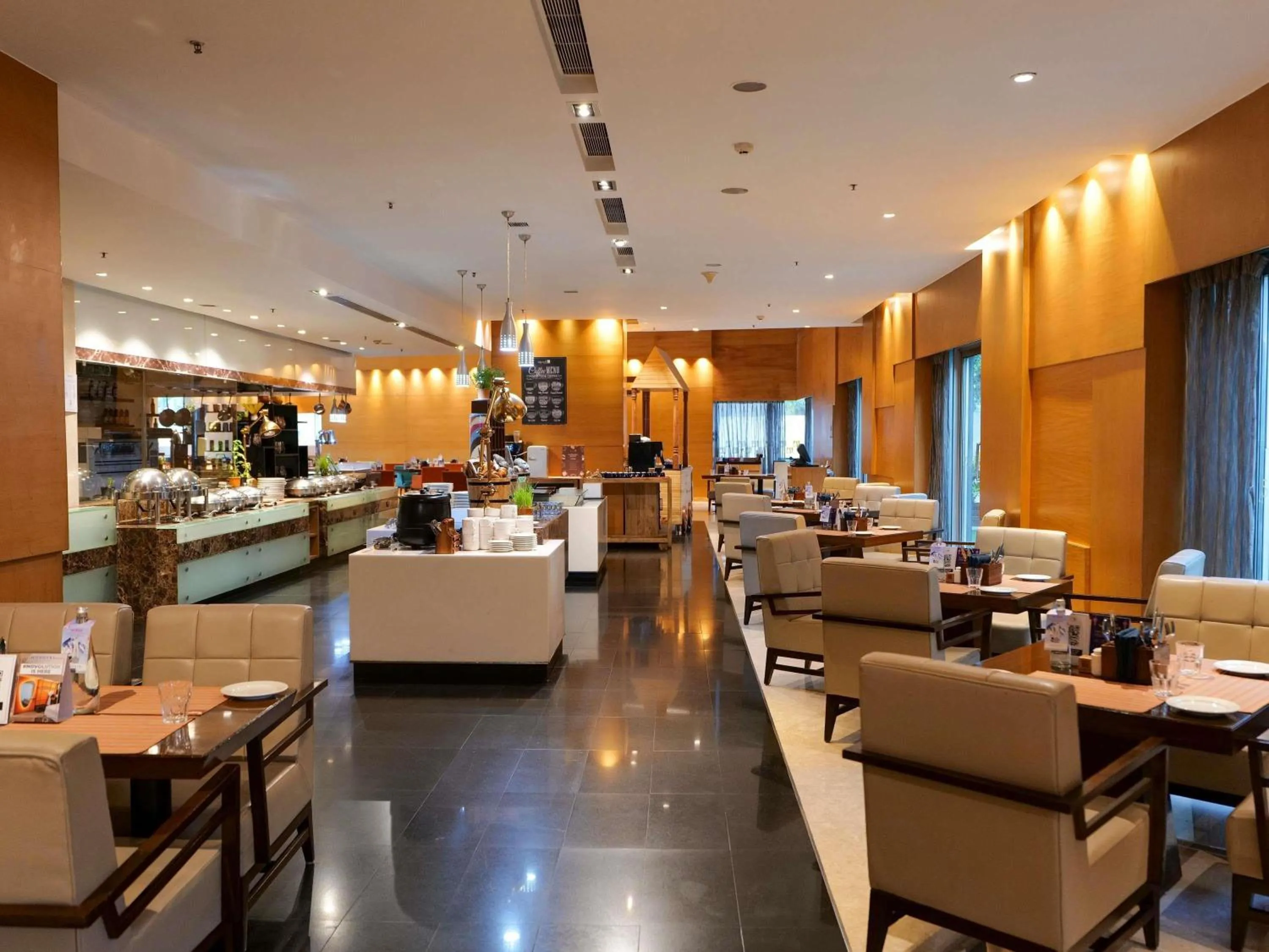 Restaurant/places to eat in Novotel Pune Viman Nagar Road