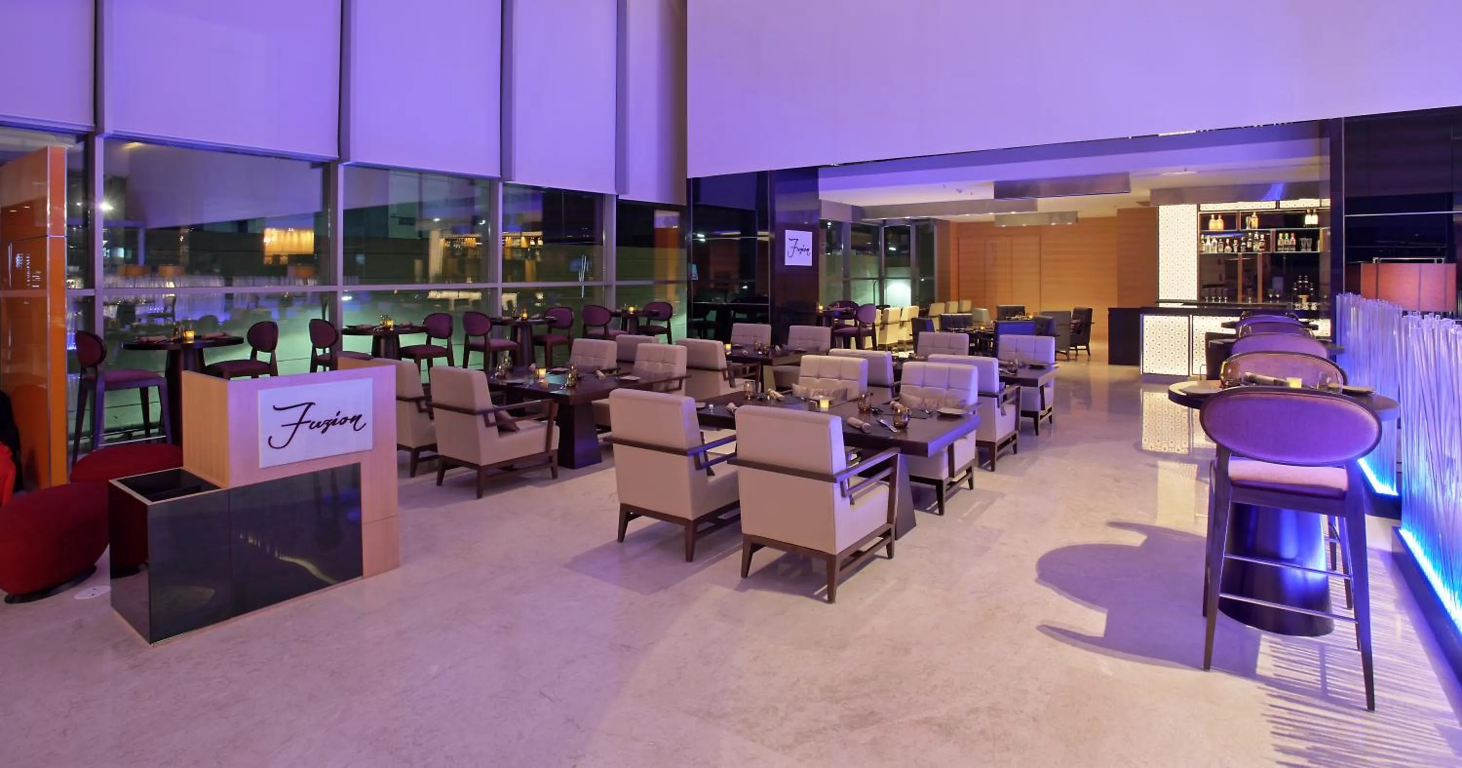 Restaurant/places to eat in Novotel Pune Viman Nagar Road