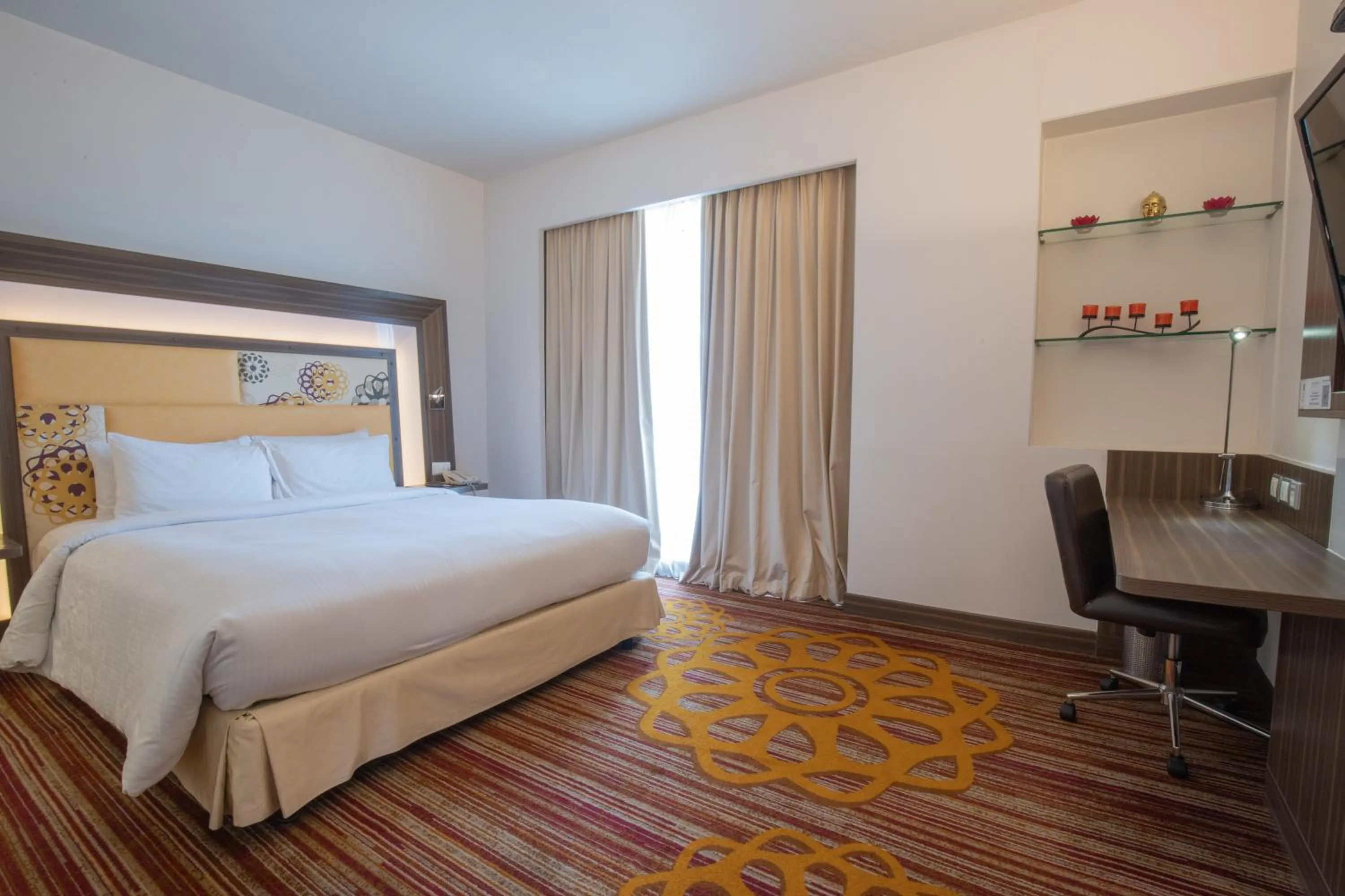 Photo of the whole room, Bed in Novotel Pune Viman Nagar Road