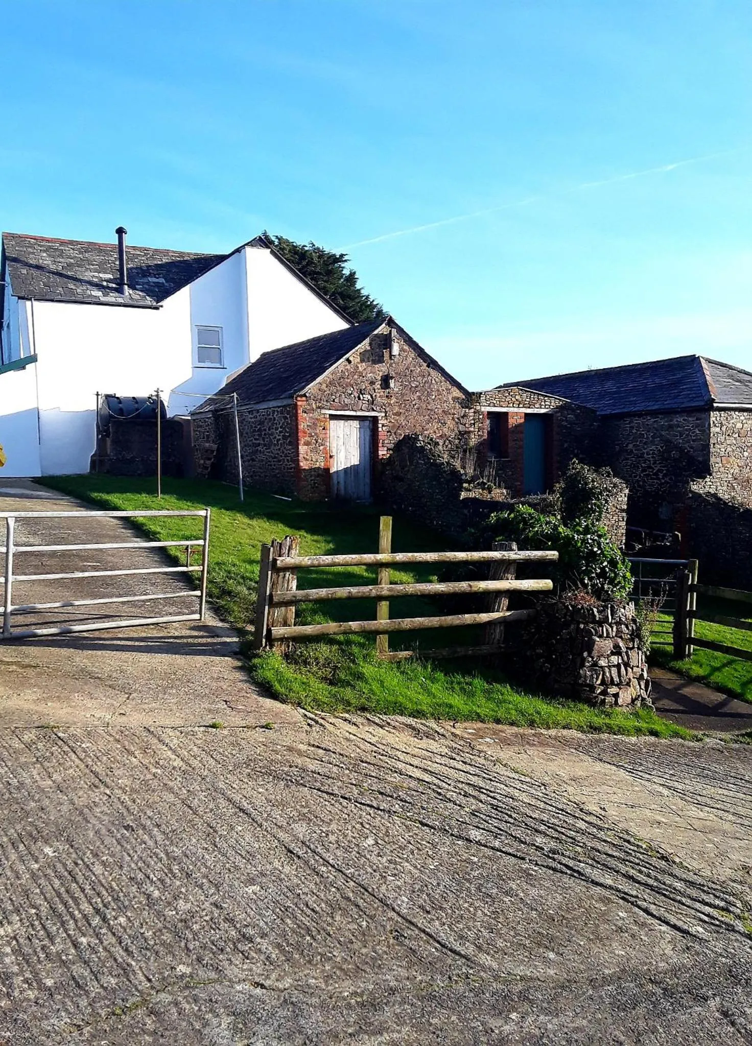 Property building in Sharlands Farm Bed and Breakfast