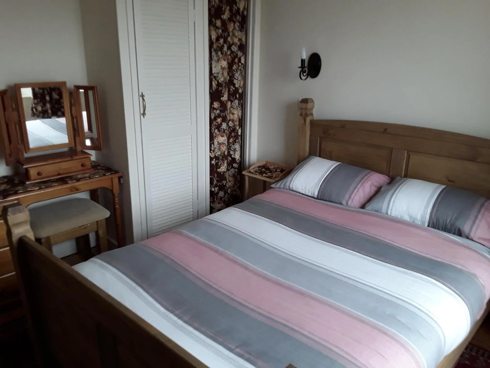 Bedroom, Bed in Sharlands Farm Bed and Breakfast