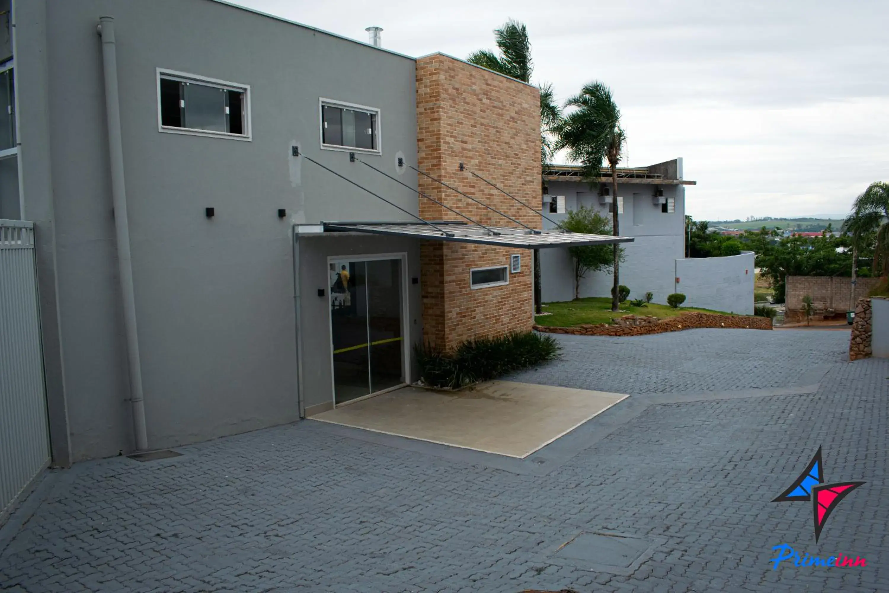 Property building in Hotel PrimeInn Property building in Hotel PrimeInn