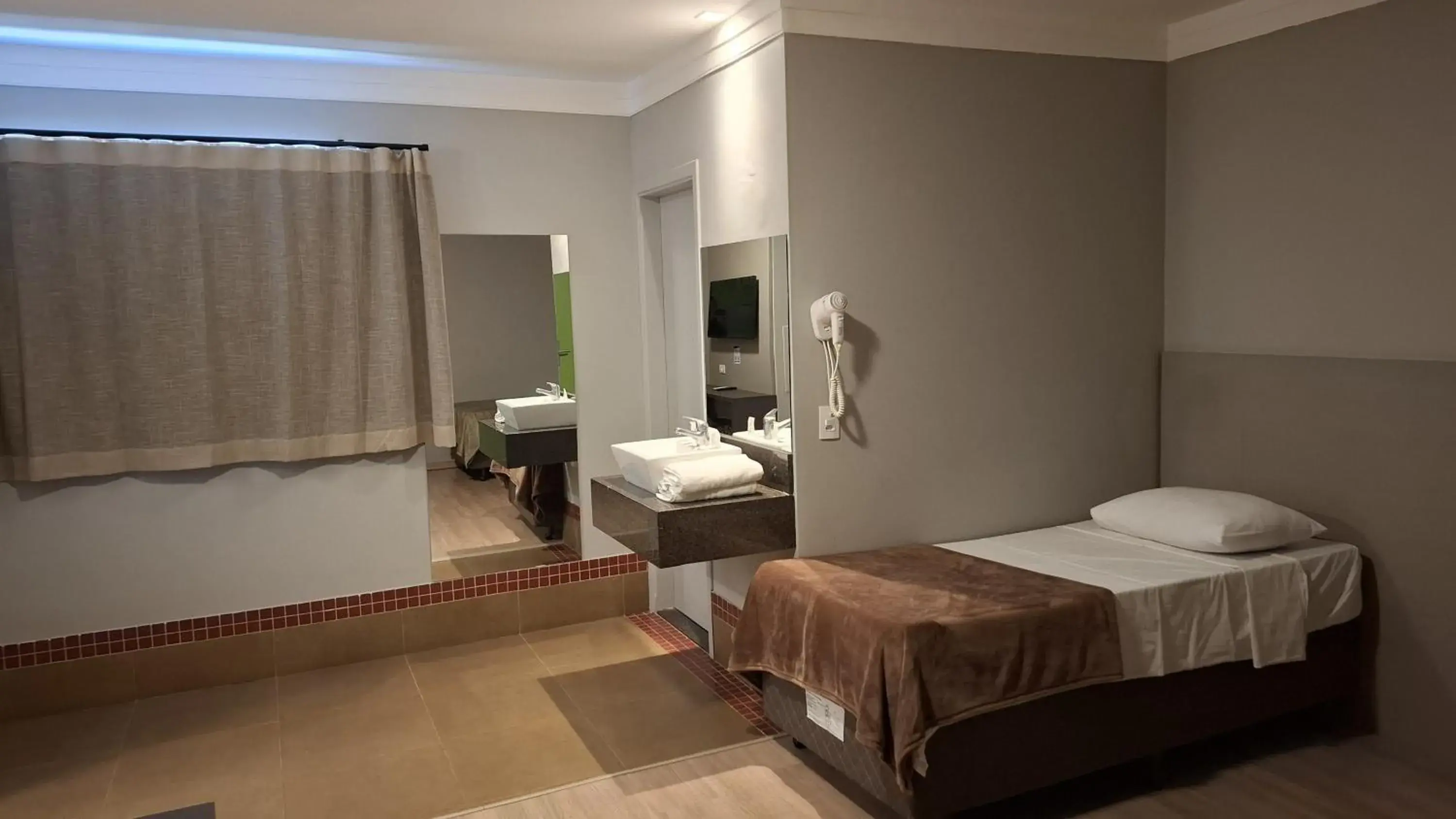 Bedroom, Bed in Hotel PrimeInn Bedroom, Bed in Hotel PrimeInn