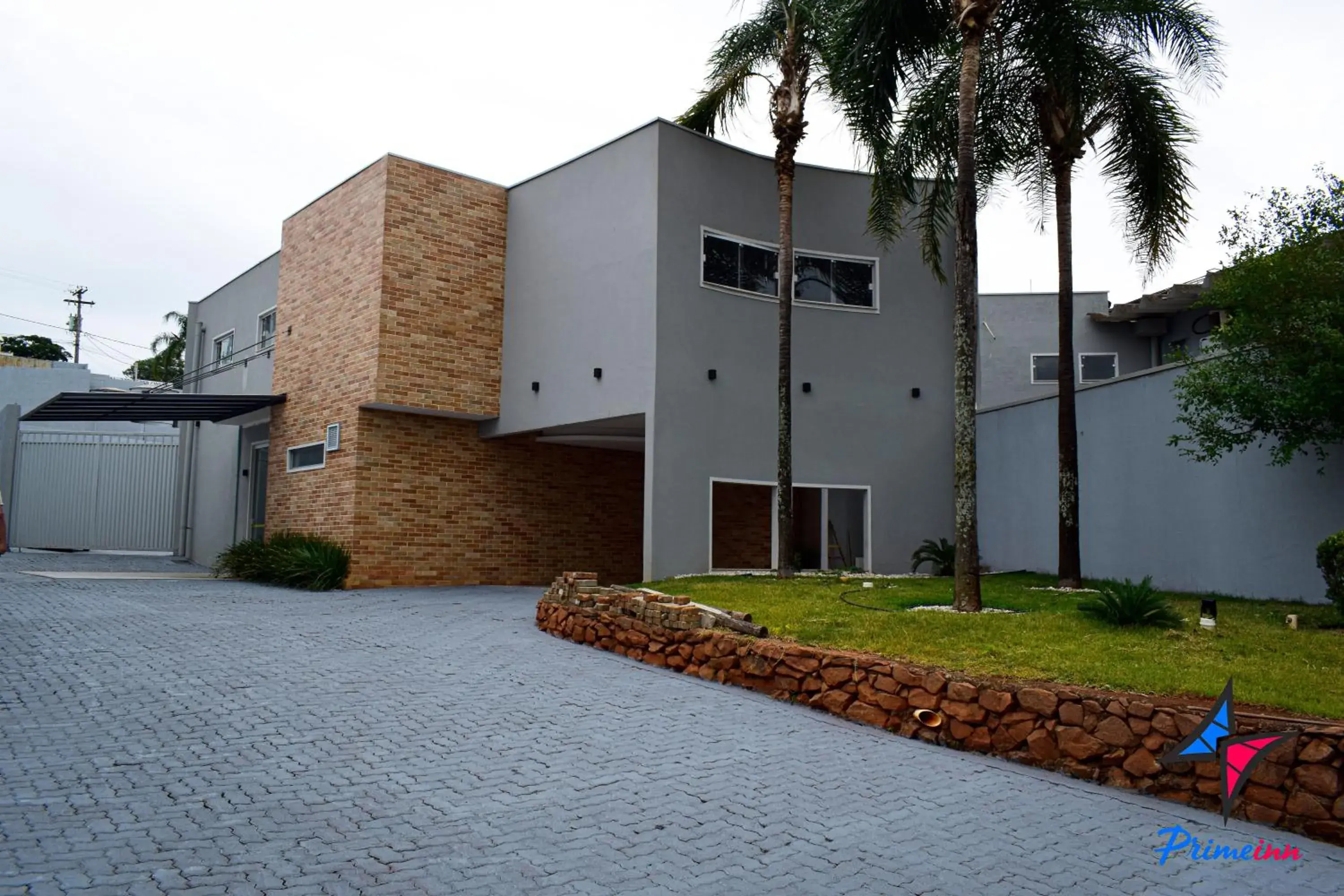 Property building in Hotel PrimeInn Property building in Hotel PrimeInn