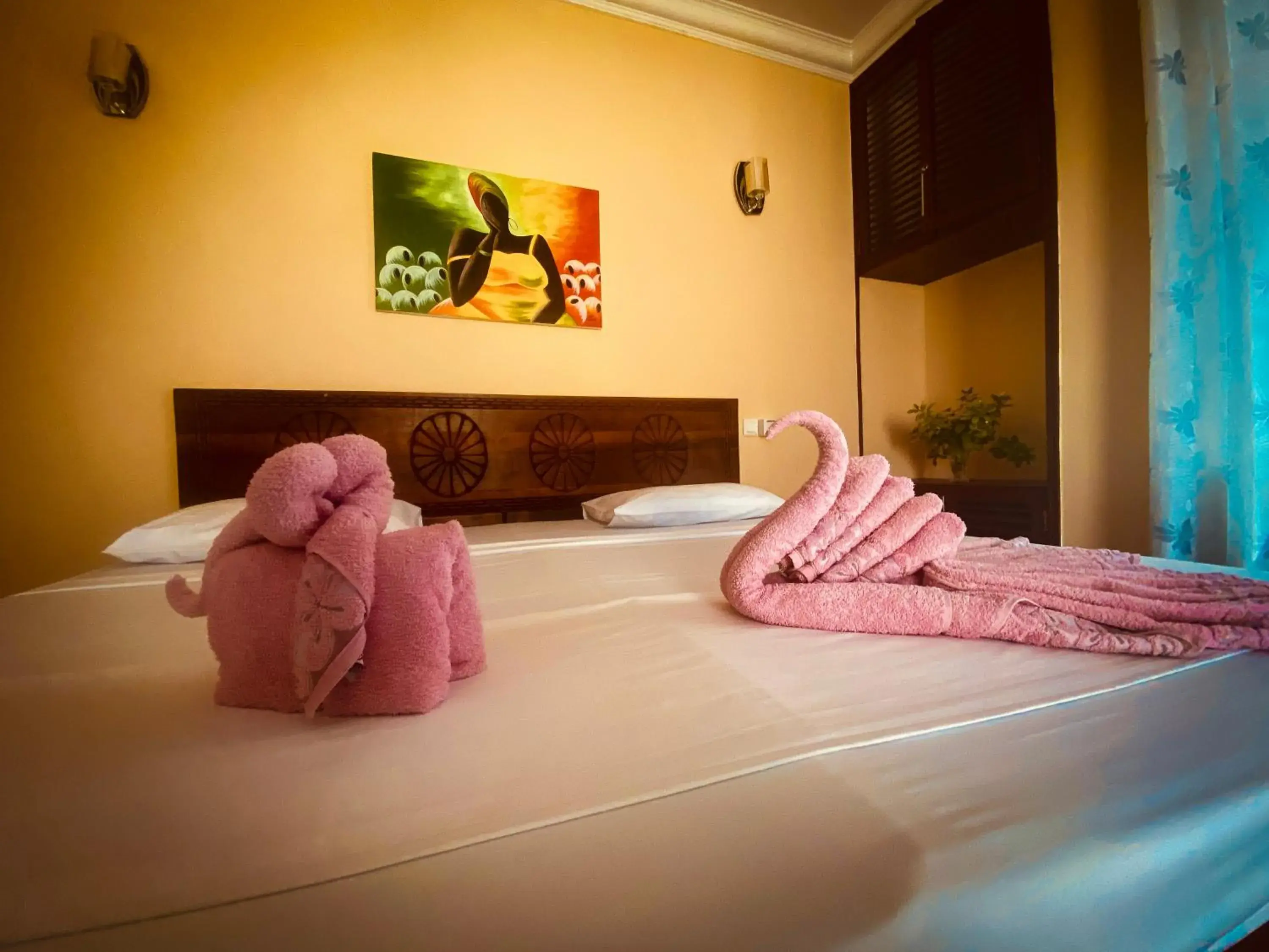 Double or Twin Side View - single occupancy in Mambo Paradise Double or Twin Side View - single occupancy in Mambo Paradise