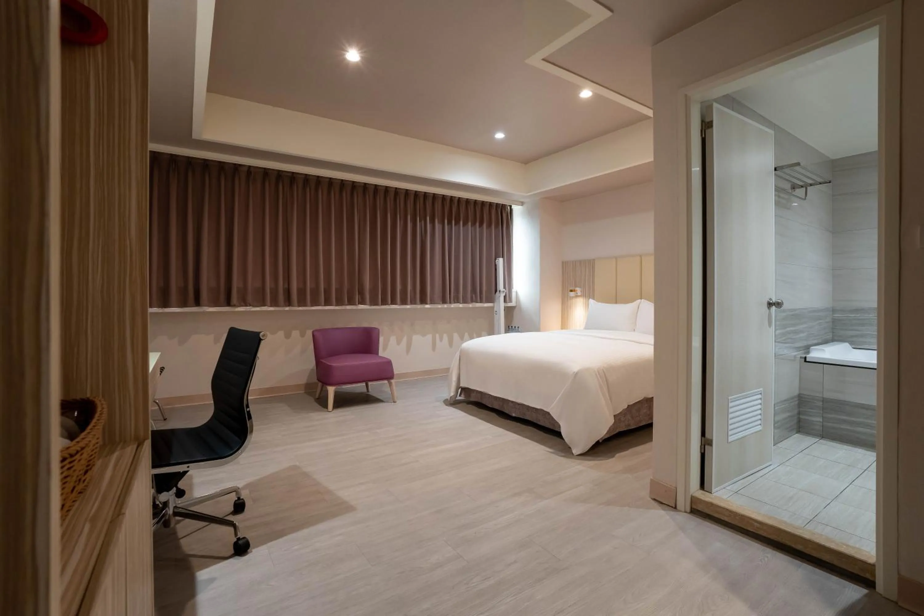 Bed in The Cloud Hotel