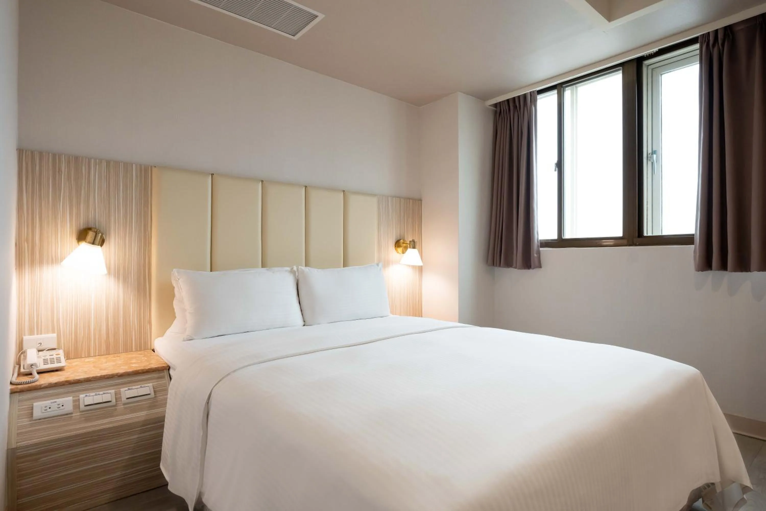 Bed in The Cloud Hotel