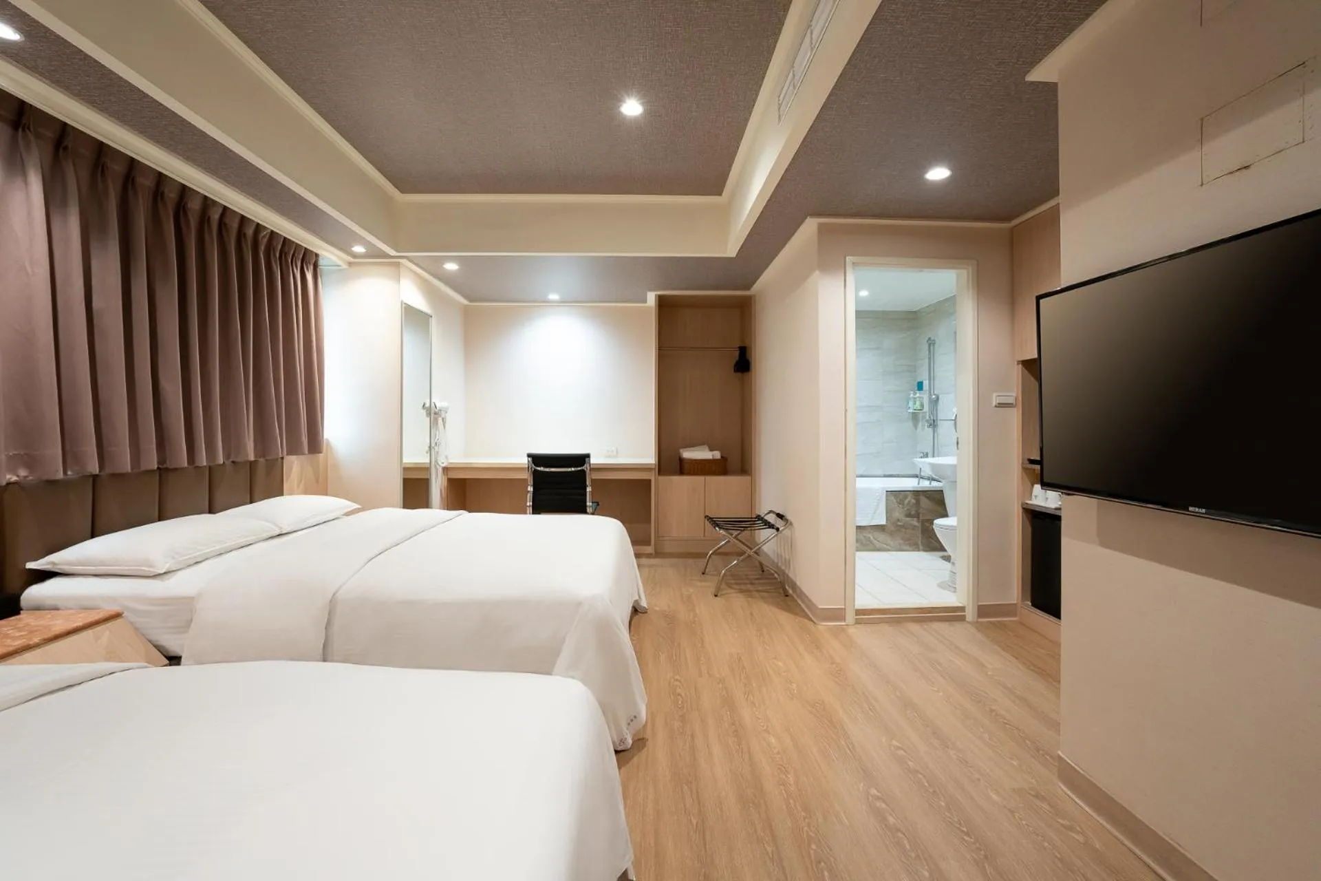 Bed in The Cloud Hotel