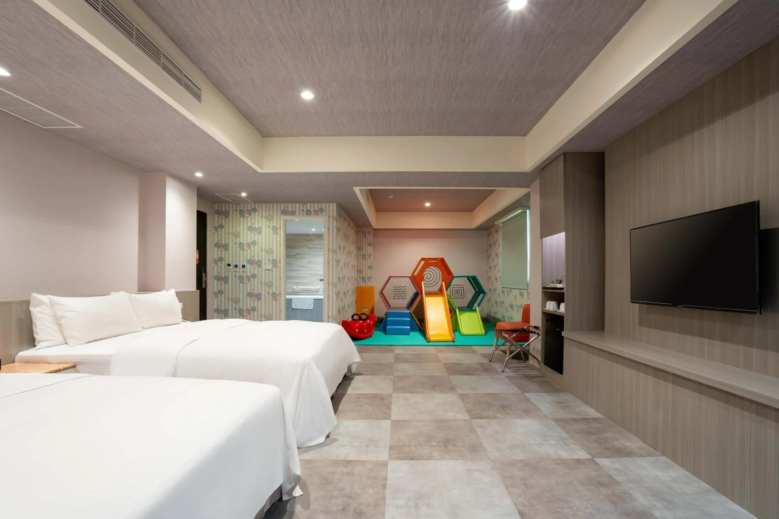 Bed in The Cloud Hotel