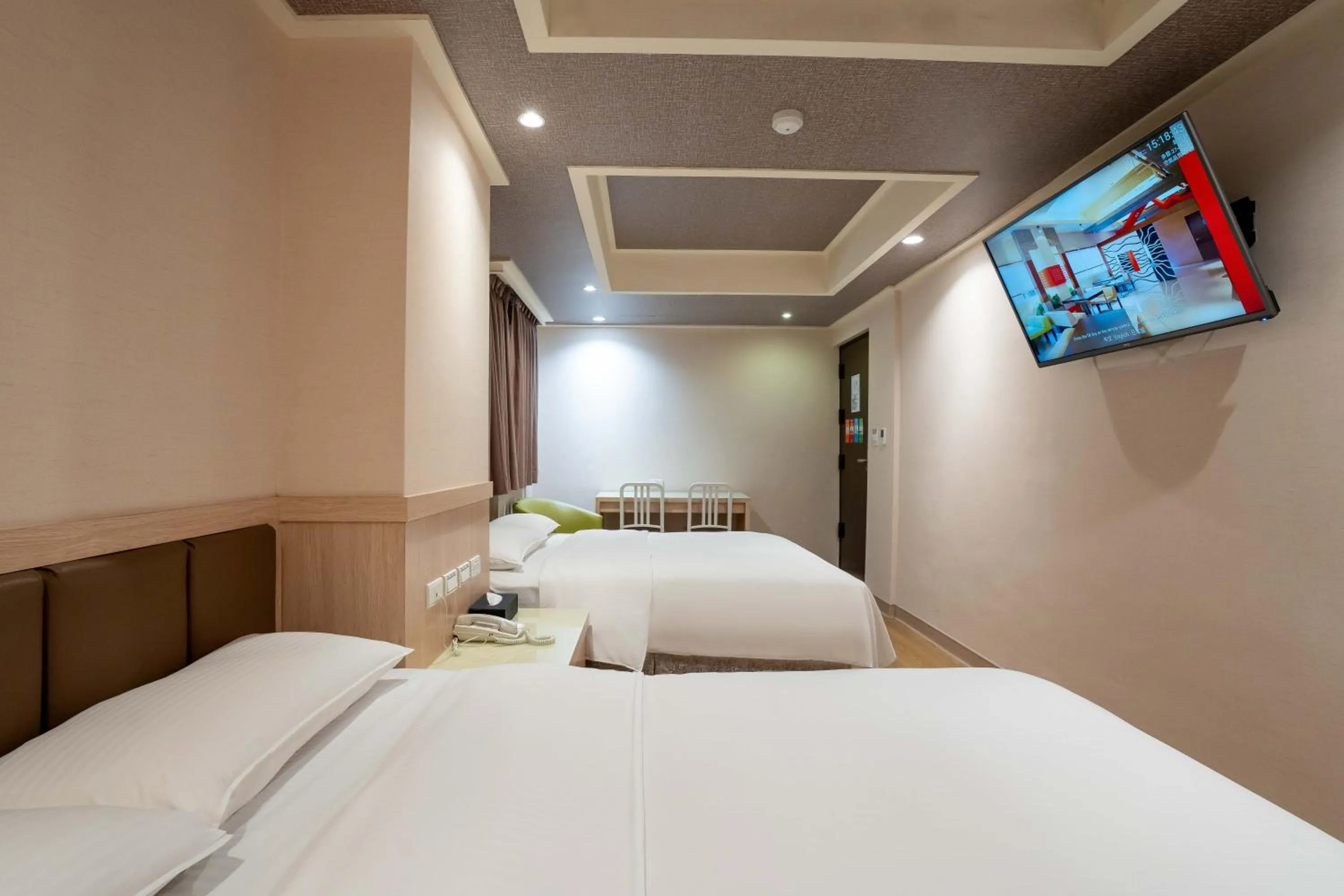 Bed in The Cloud Hotel