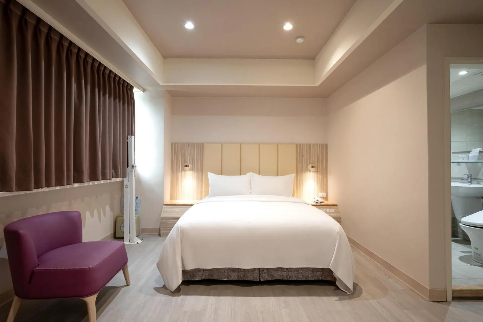 Bed in The Cloud Hotel