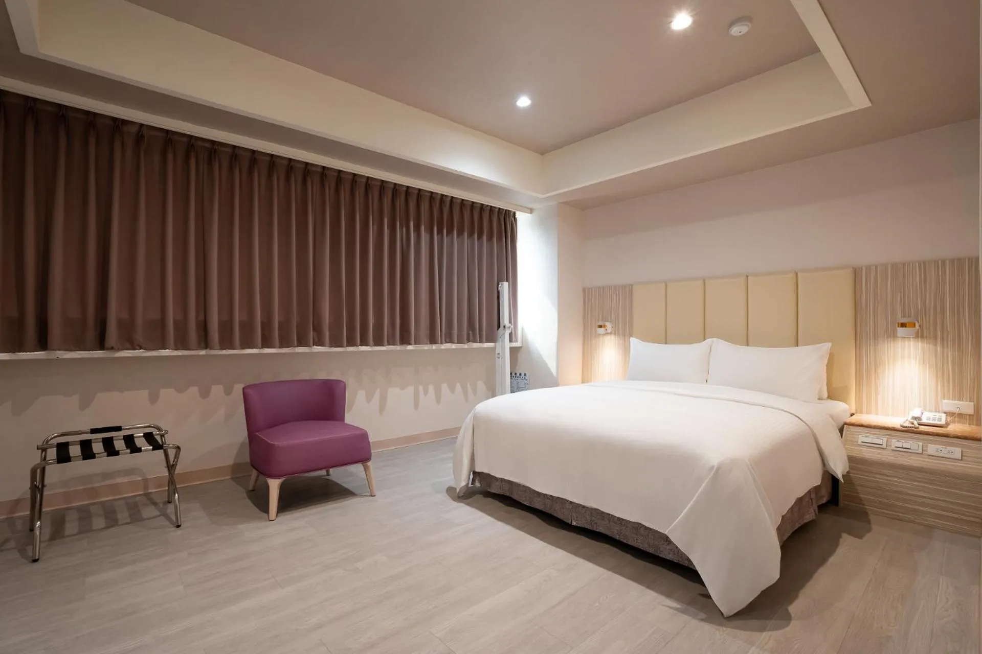 Bed in The Cloud Hotel