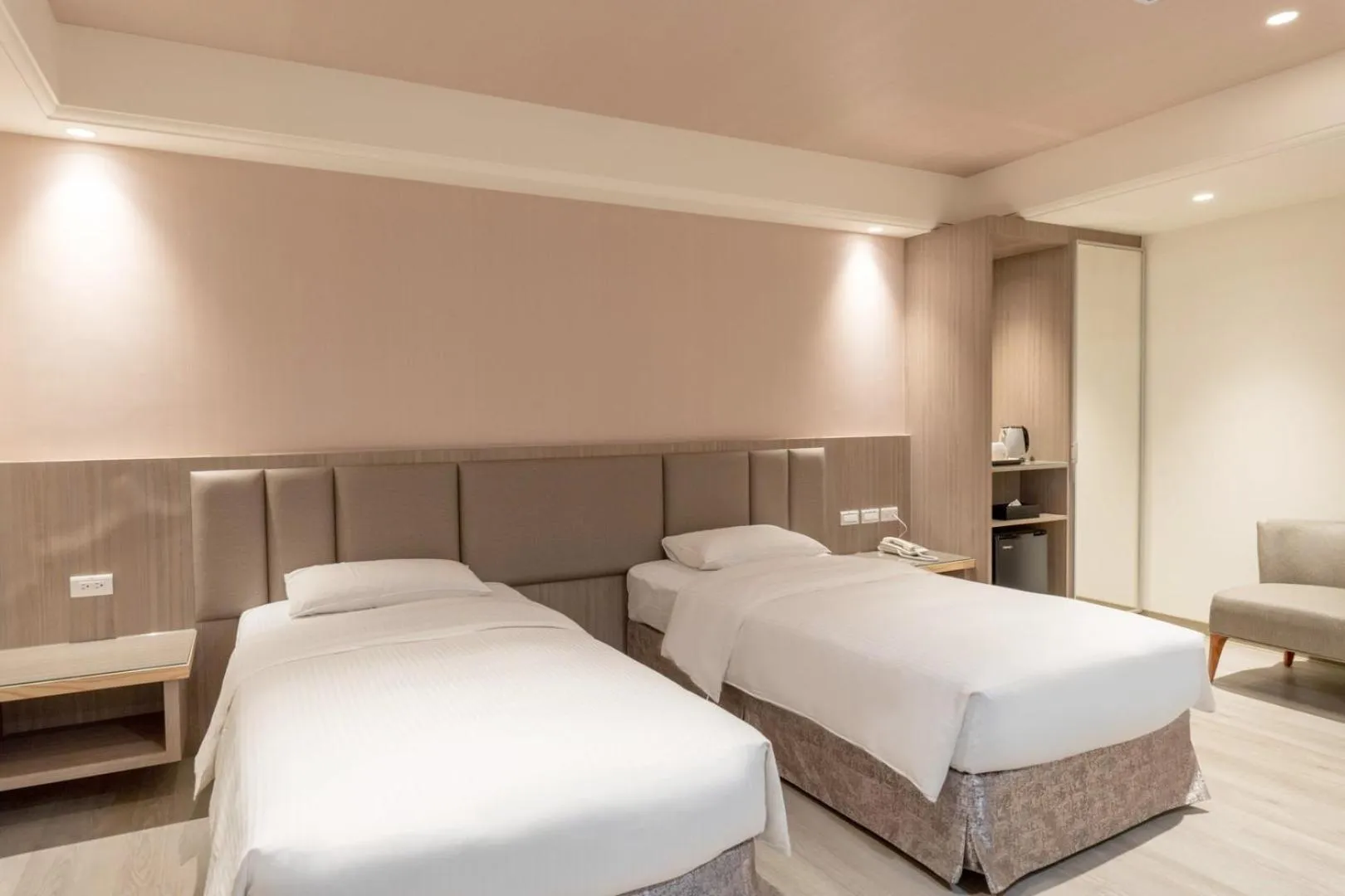 Bed in The Cloud Hotel