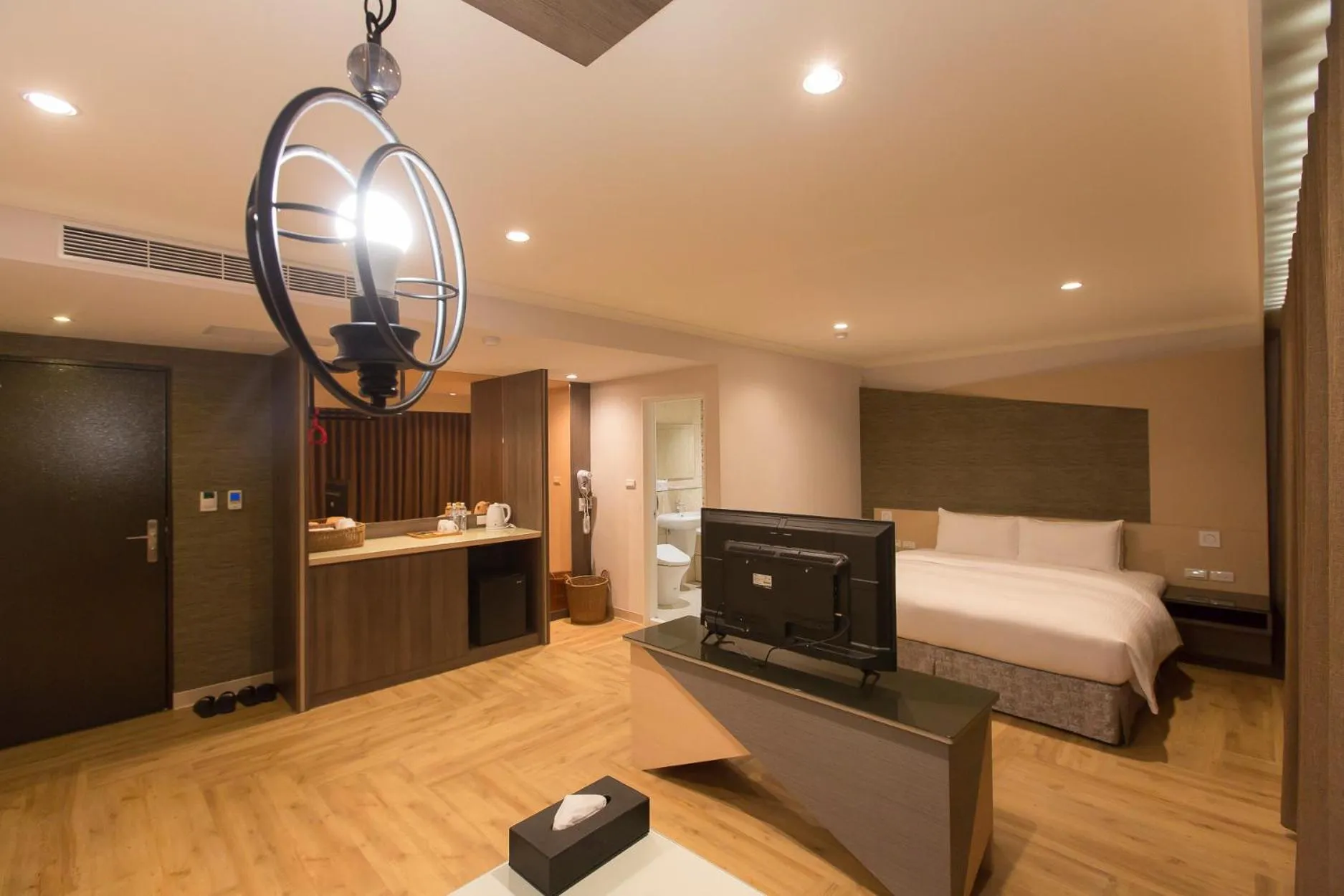 Photo of the whole room, Bed in The Cloud Hotel