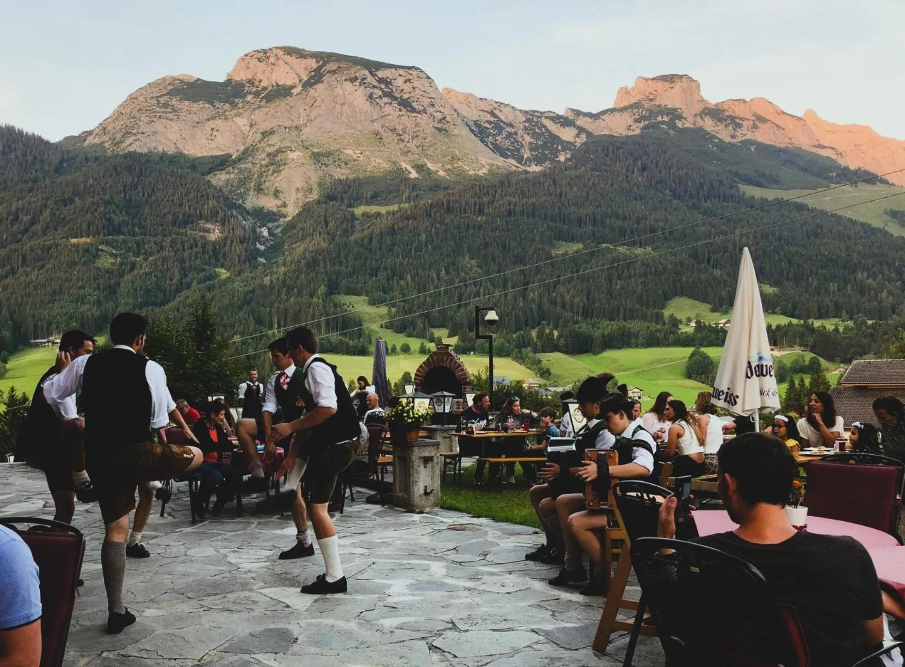 Restaurant/places to eat in Salzburger Dolomitenhof