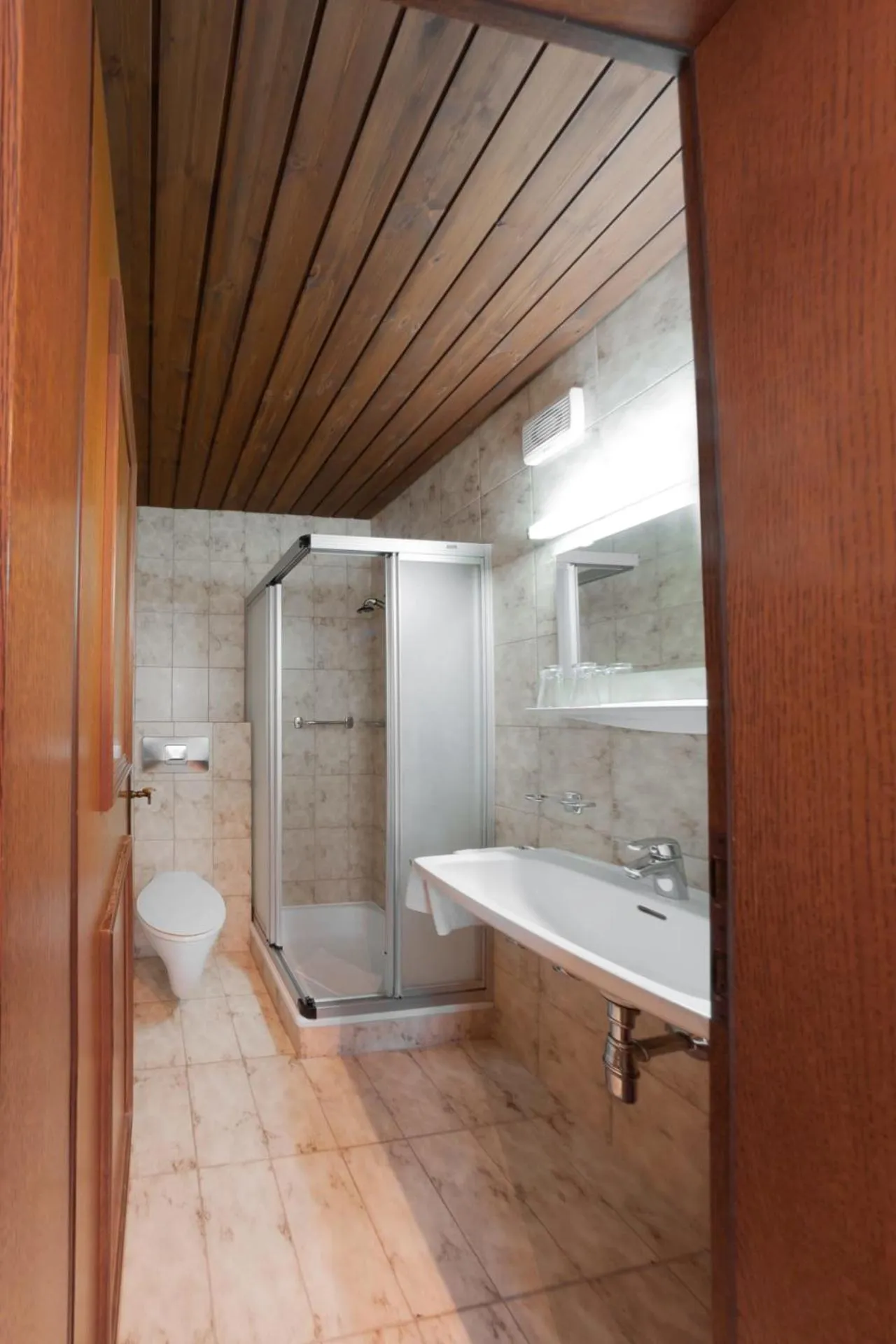 Shower in Salzburger Dolomitenhof