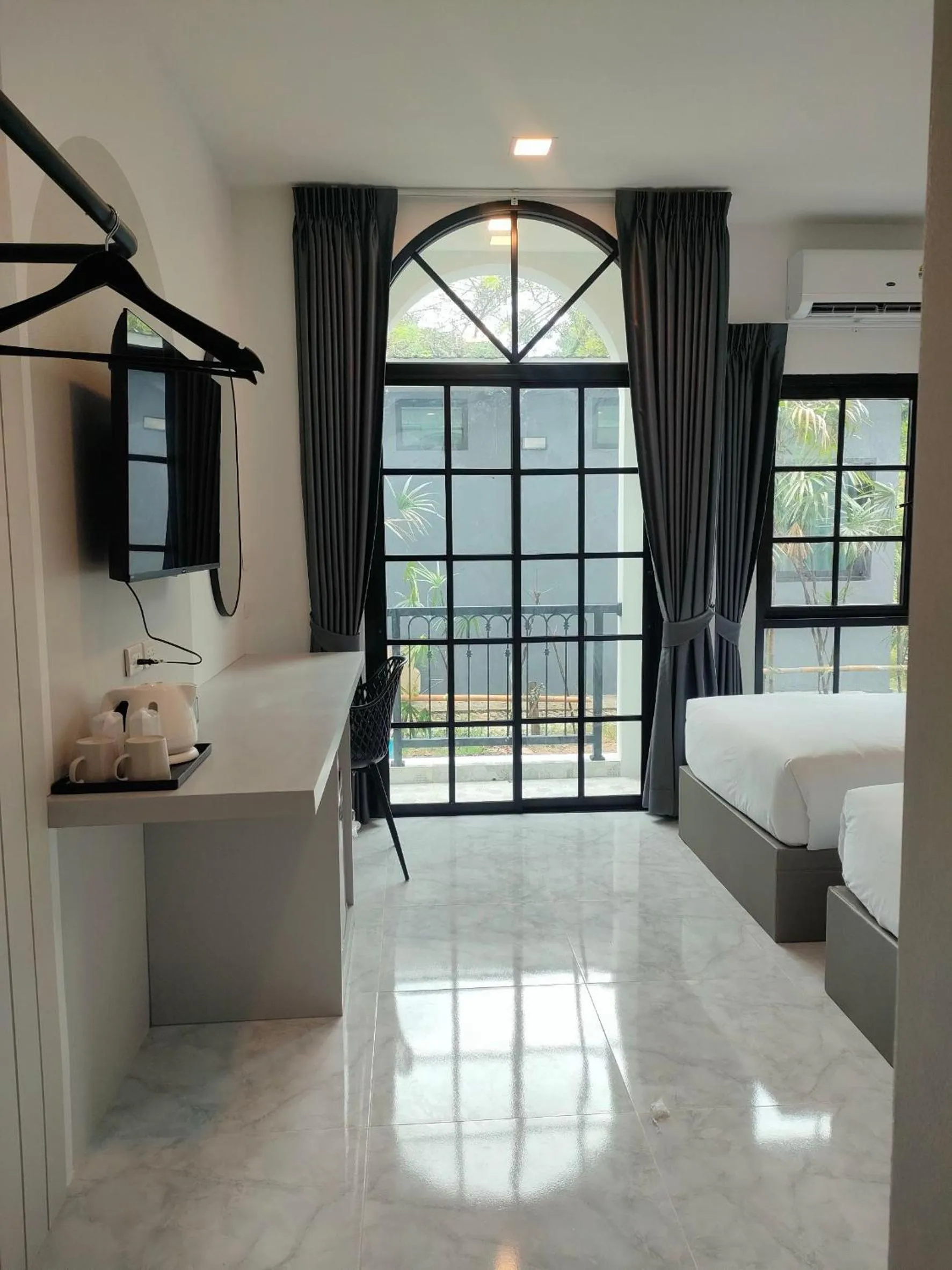 Balcony/Terrace, Bed in The Target Hotel chaingrai