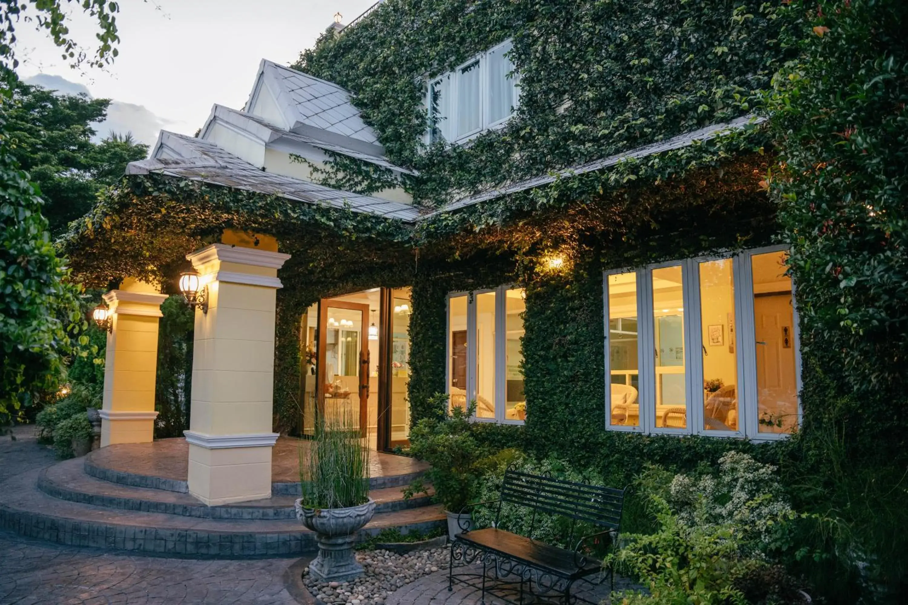 Property building in The Target Hotel chaingrai Property building in The Target Hotel chaingrai