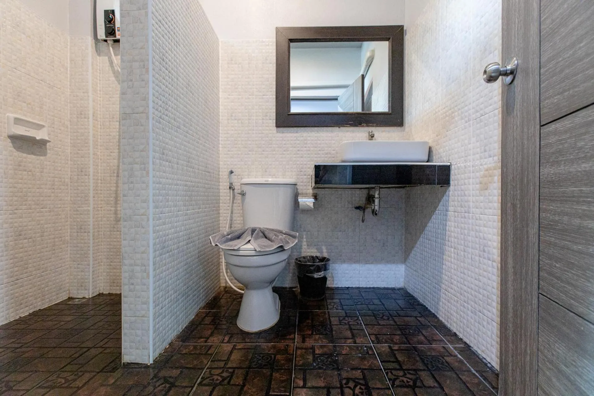 Bathroom in The Target Hotel chaingrai